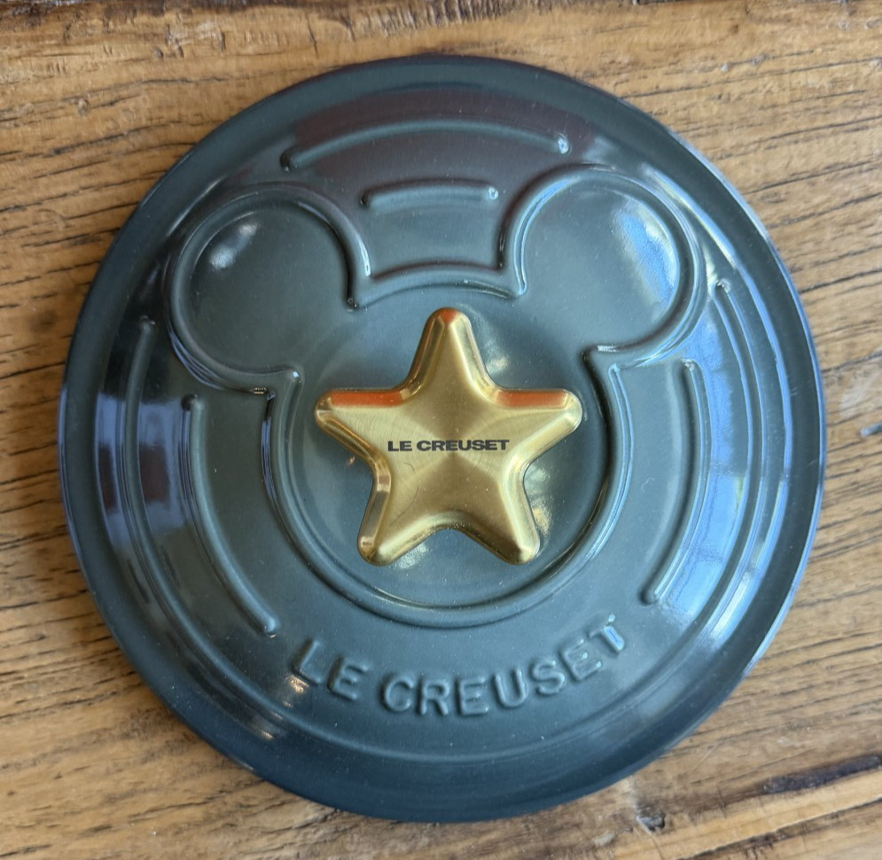 Le Creuset Disney Fantasia Cocotte Every Rice Pot 18 cm Thyme Star Gold Knob NEW