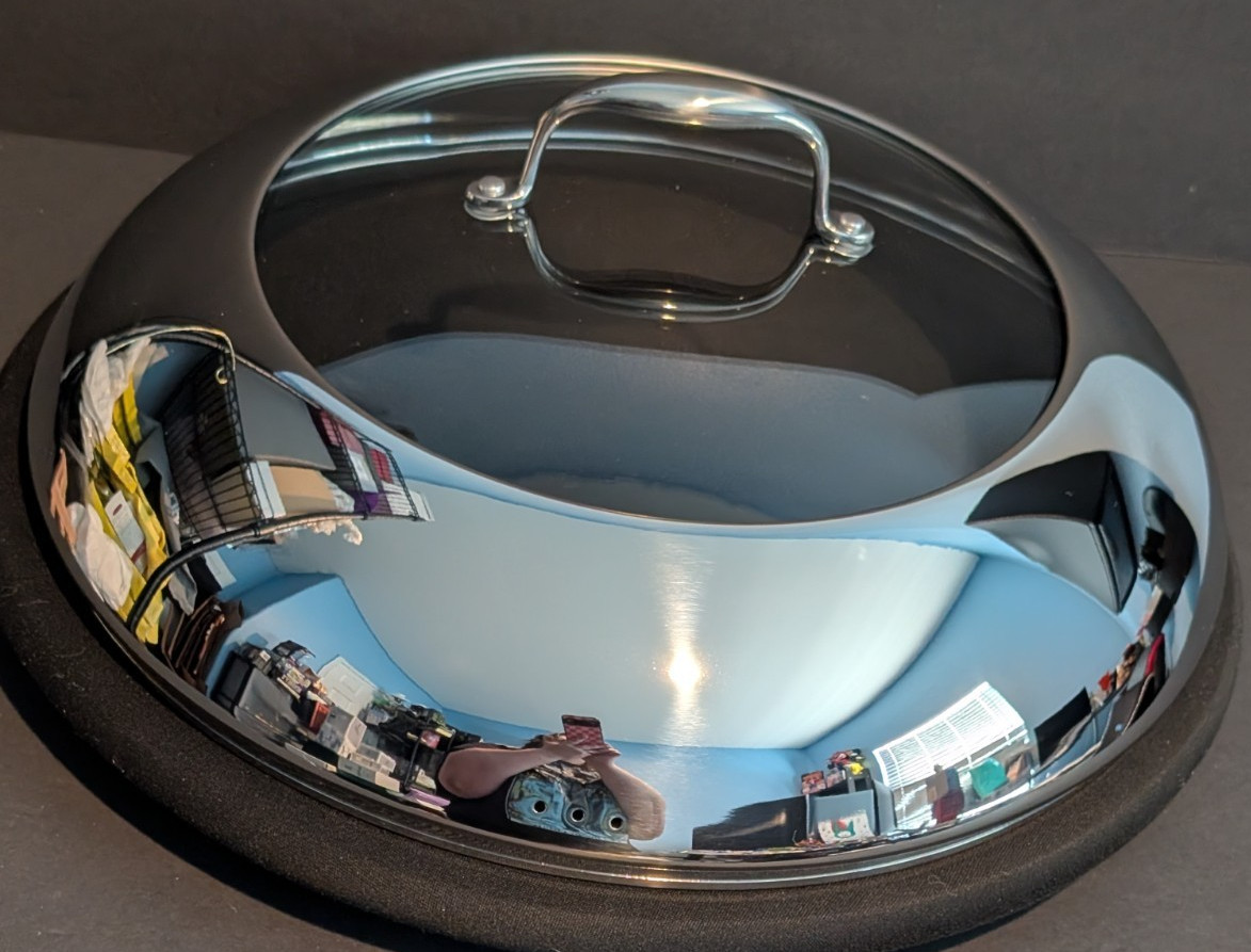 HexClad Hybrid Nonstick 14″ Wok With Tempered Glass Lid