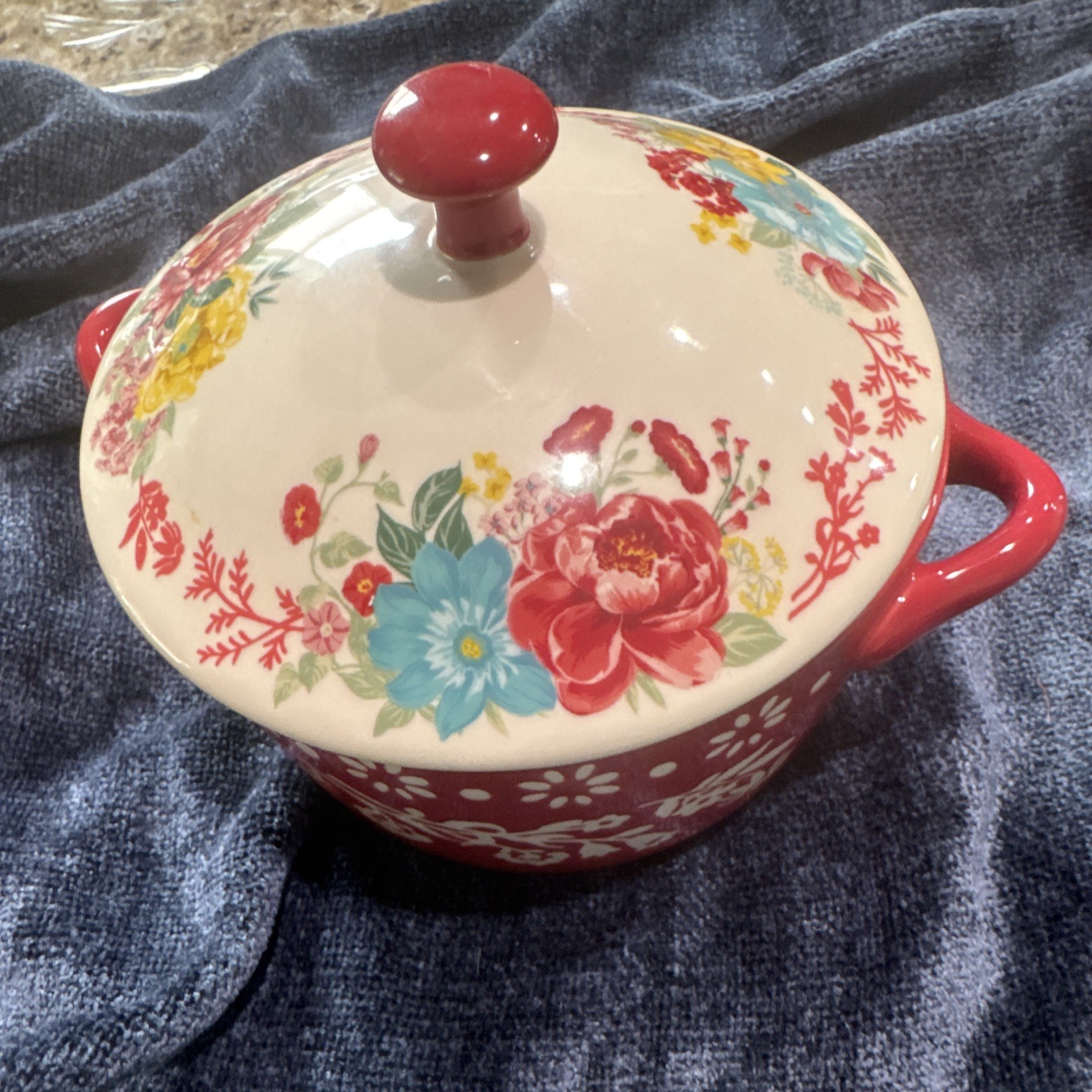 The Pioneer Woman Mazie 16 oz Round Ceramic Casserole Dish w/ Lid Red Floral