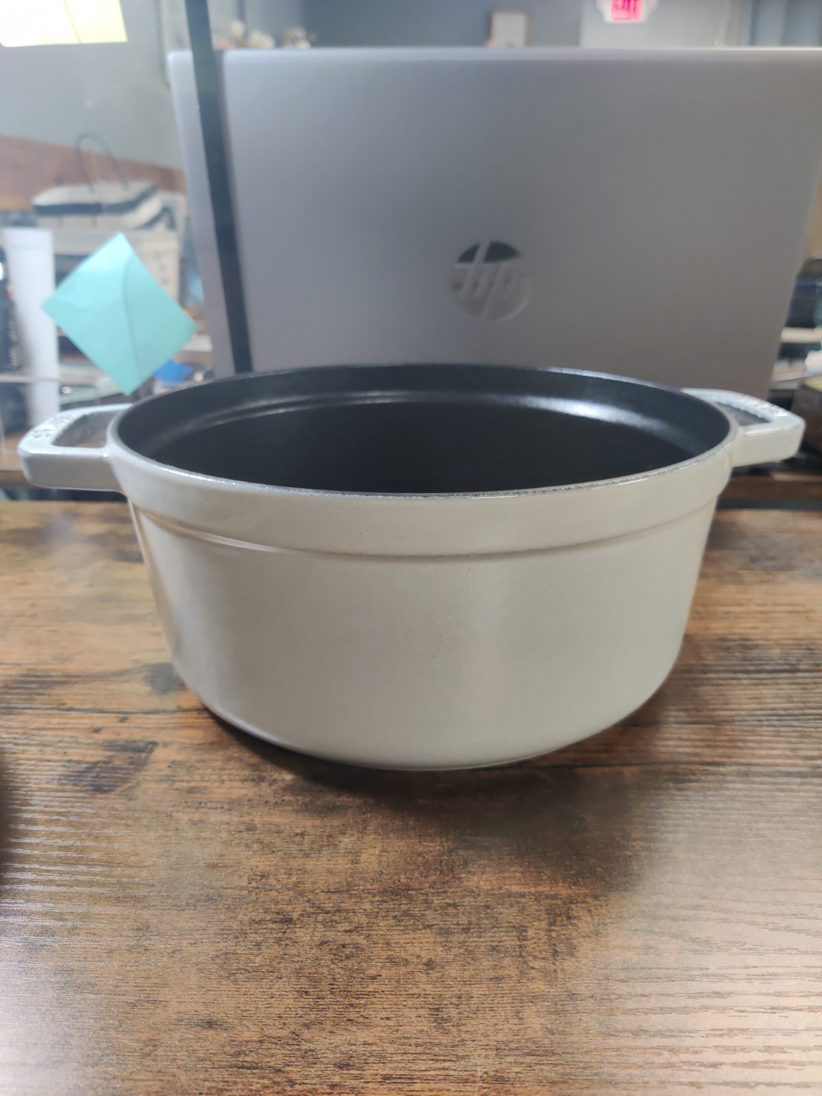 Staub Cast Iron 4-qt Round Cocotte WHITE NIB