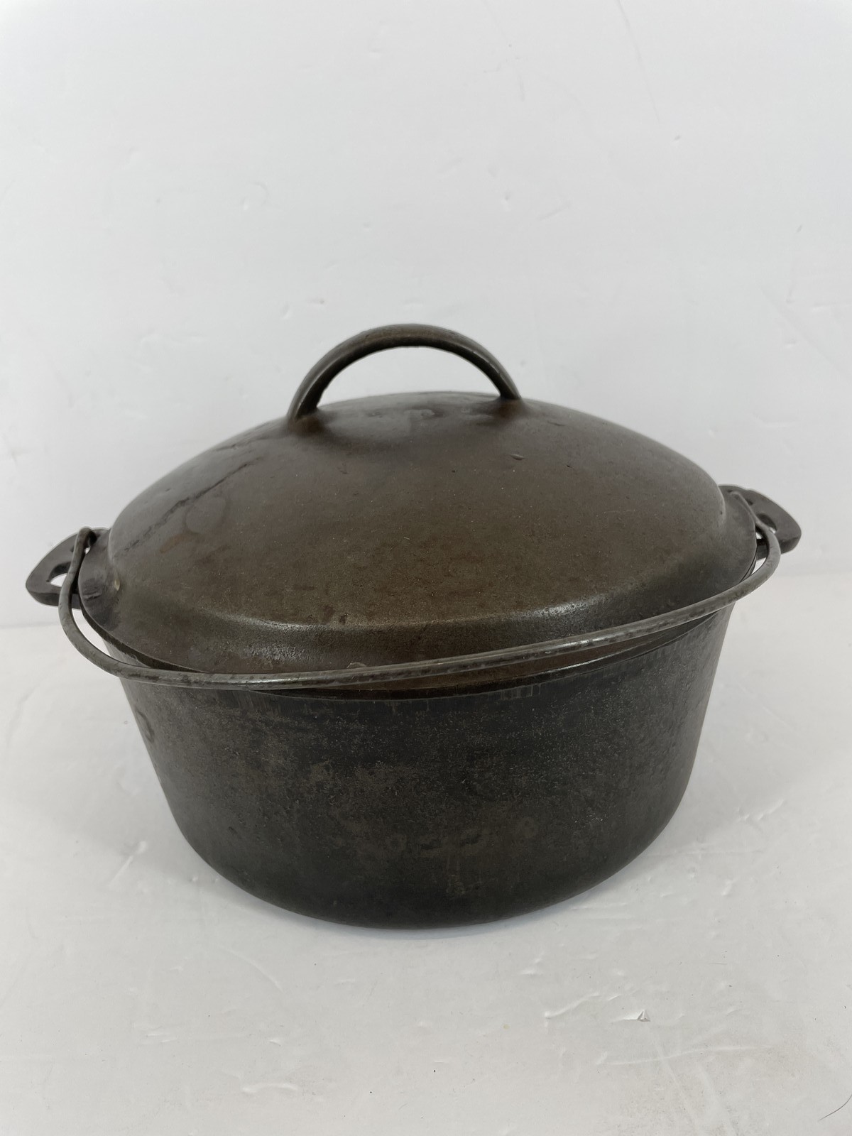 VTG 10″ Unmarked Wagner Ware Cast Iron Dutch Oven Pot Lid Bail Handle #8 no 8