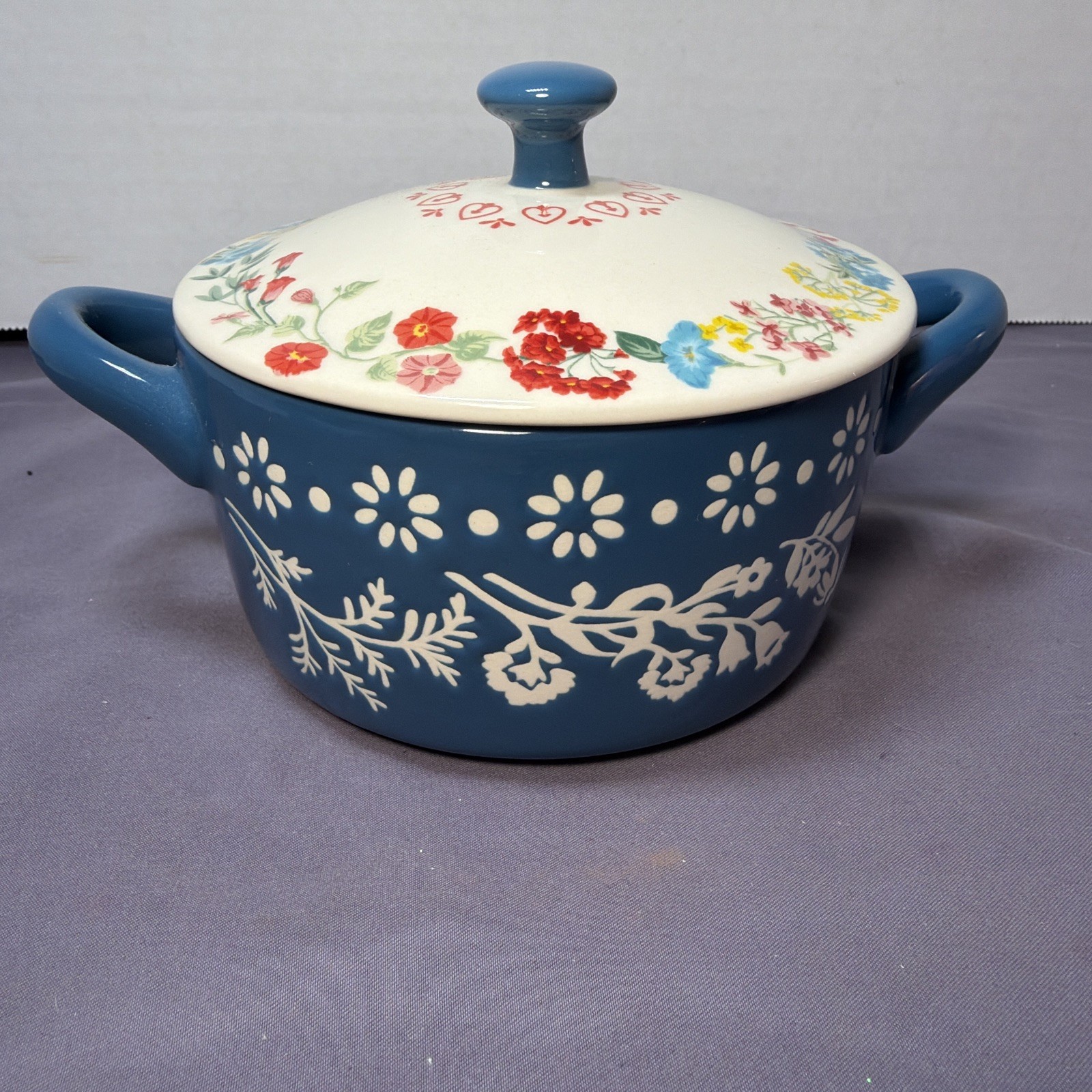 Pioneer Woman Blue & White Fancy Flourish Mini Cocotte w/Lid 16 oz 4.5” See Pics
