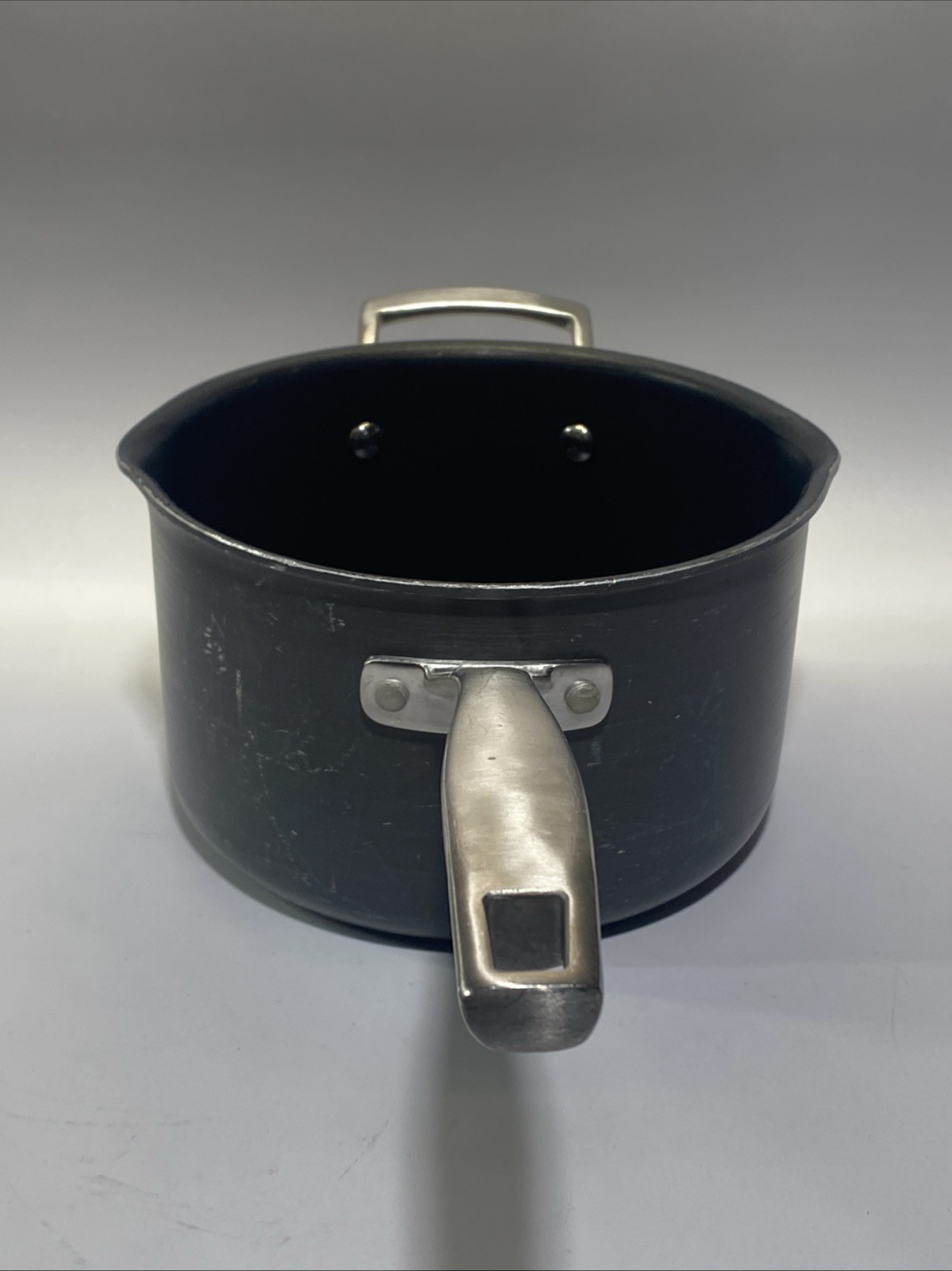 Member’s Mark 4Qt Saucepan Pour Spout Rim Anodized Dual Riveted Handles Heavy!