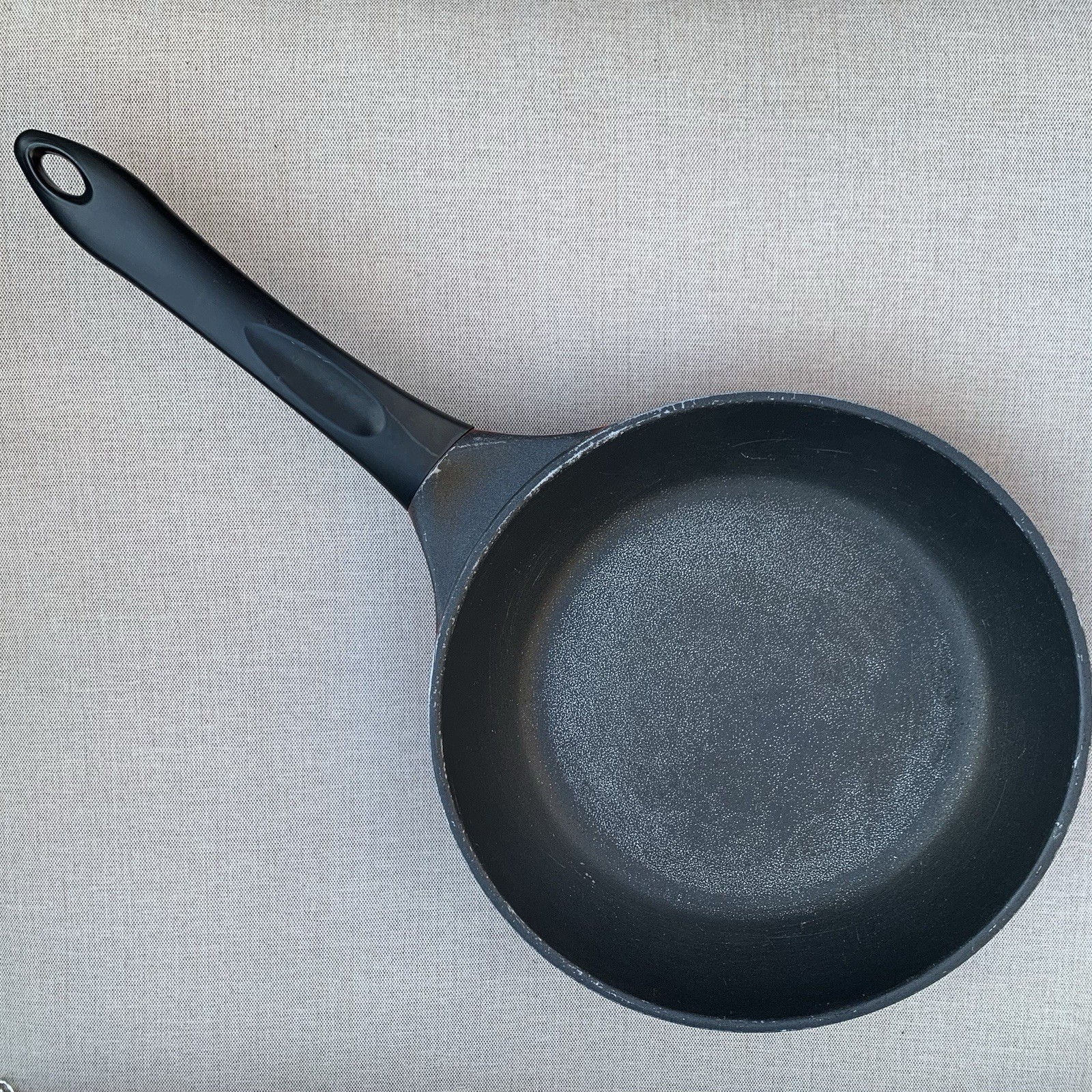 Nordic Ware Vintage Red Skillet Frying Pan 10.25″ Nonstick Made in USA
