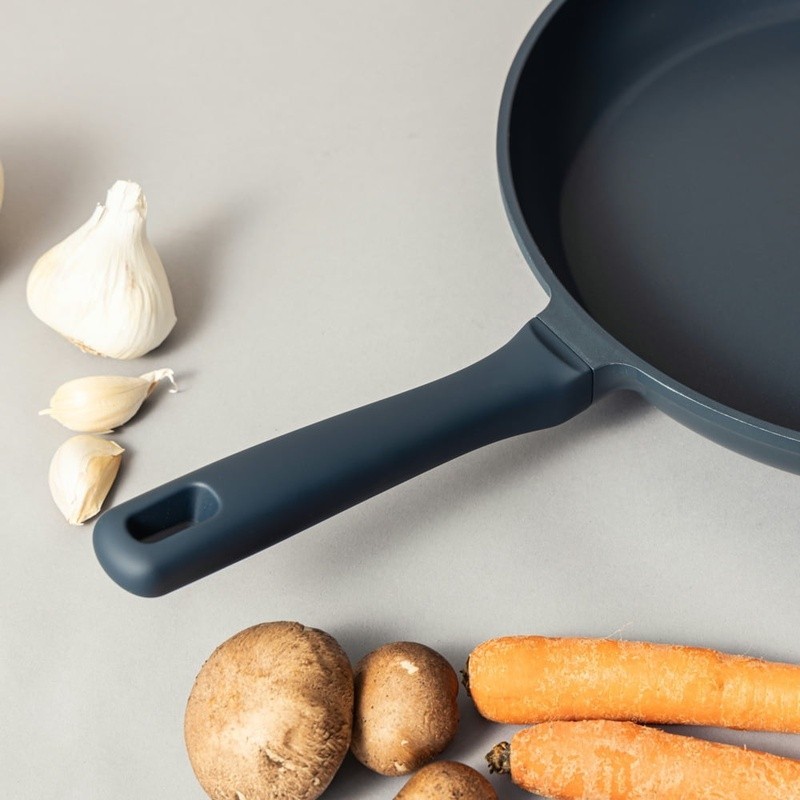 Non-Stick Fry Pan 12 Inch Diecast Cookware Oven Safe Heat Distribution