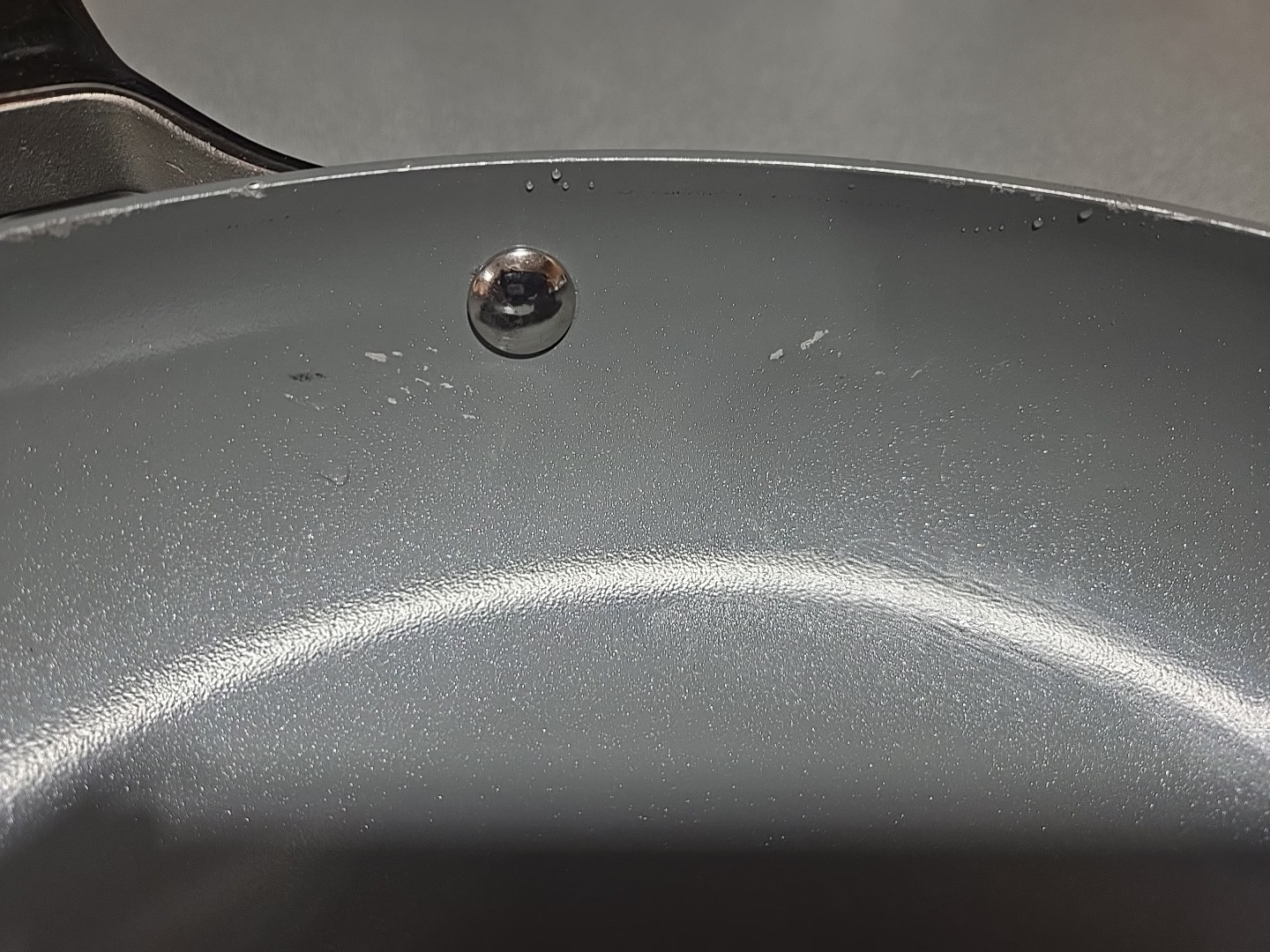 12″ Nonstick Ceramic Coated Aluminum Frypan with Cover Dark Gray – Figmint