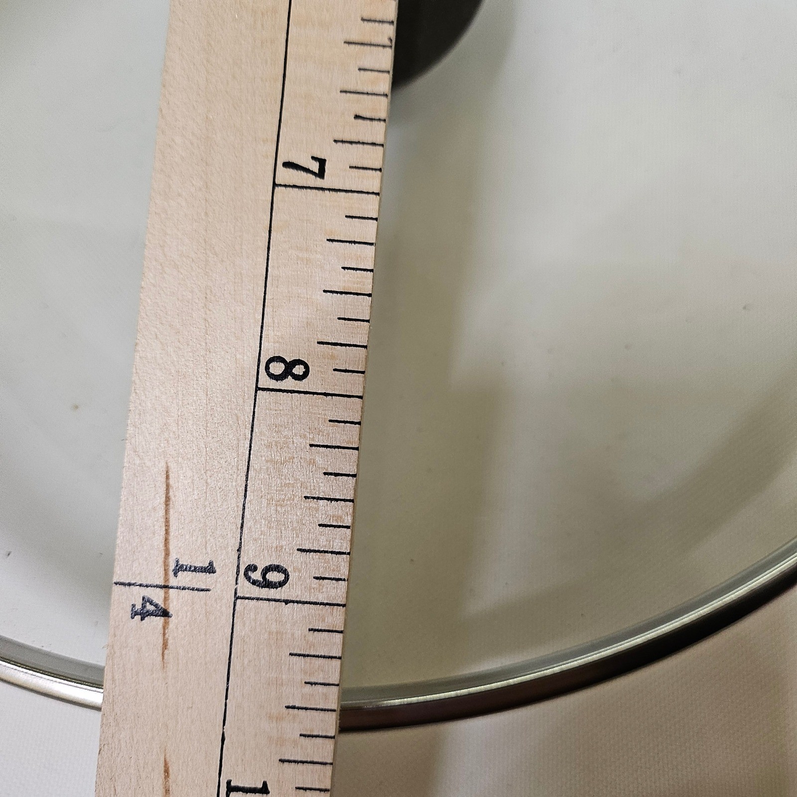 Universal 9.5 Inch Tempered Glass Replacement Lid for Pots and Pans Silver Rim