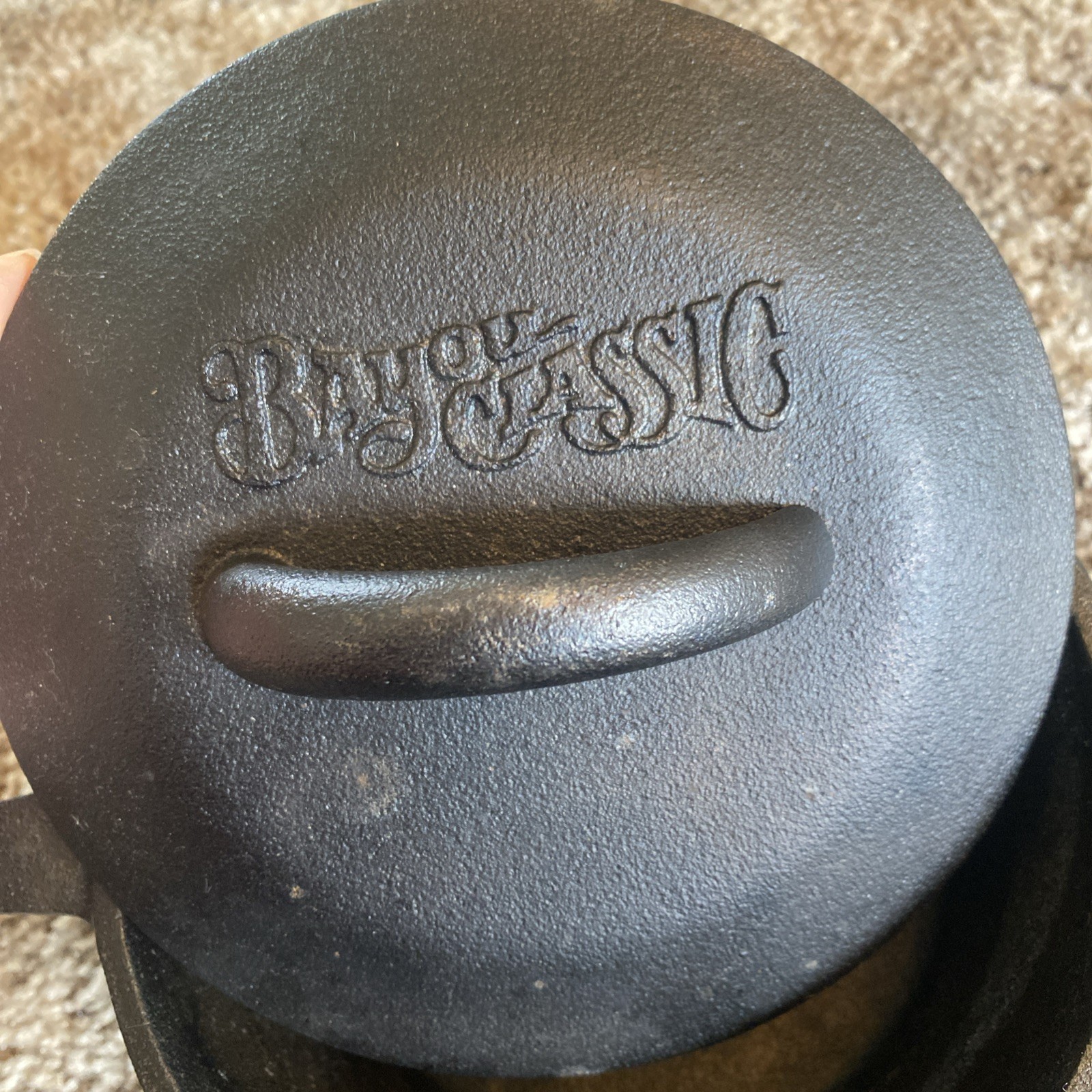 Bayou Classic Quart Cast Iron Covered Sauce Pot Self-Basting Lid Black Vintage