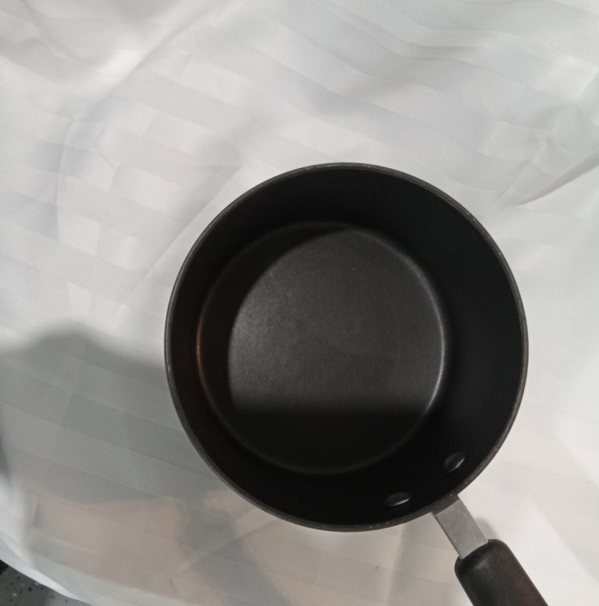 pampered chef:2-QT. (1.9-L) SIGNATURE NONSTICK SAUCE PAN
