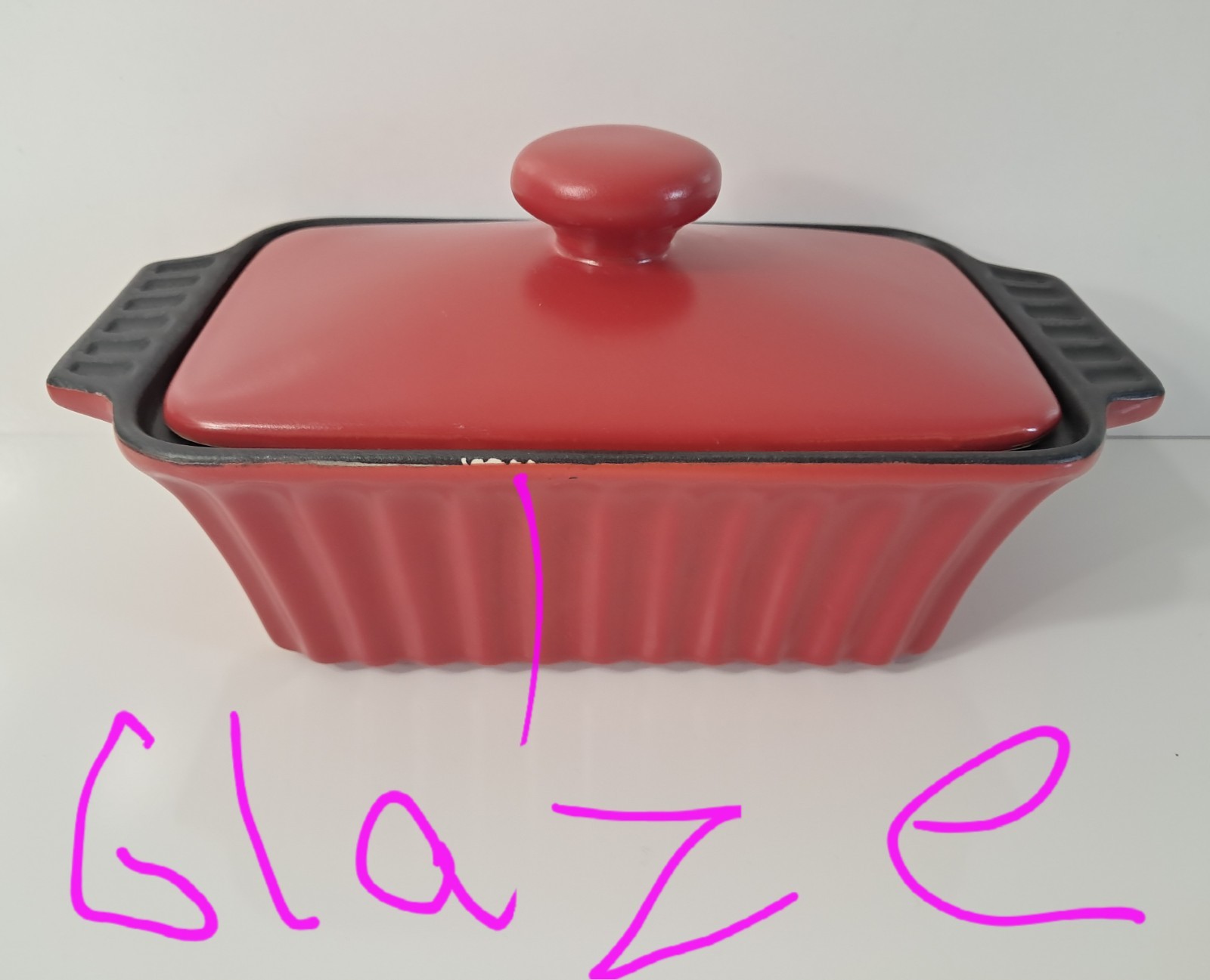 Crock-Pot Denhoff 8.5-inch Rectangular Stoneware Casserole Dish Red Matching Lid
