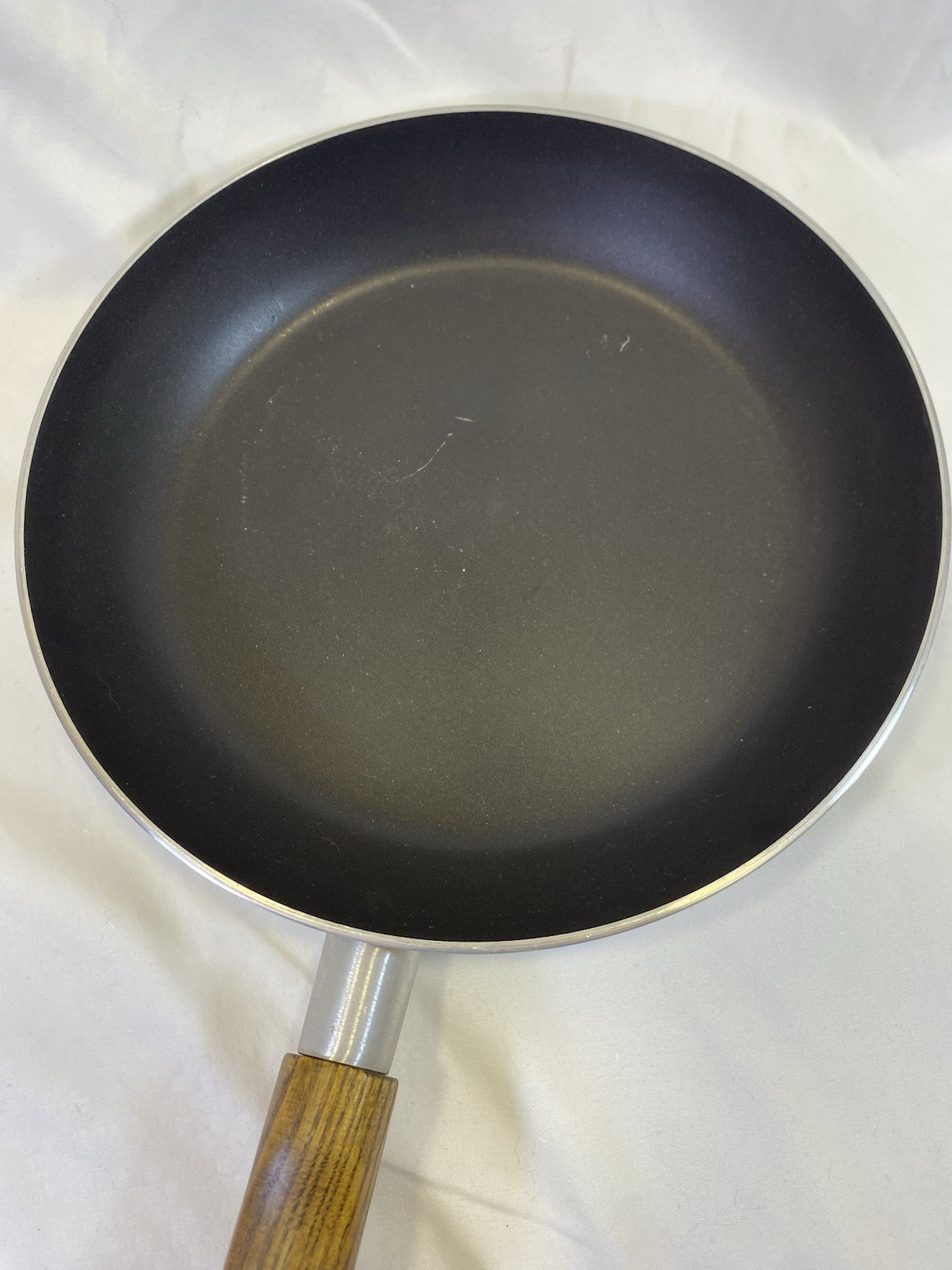 Vintage Sears Chef Quality 10” Non Stick Skillet 605-1003 Wooden Handle No Lid