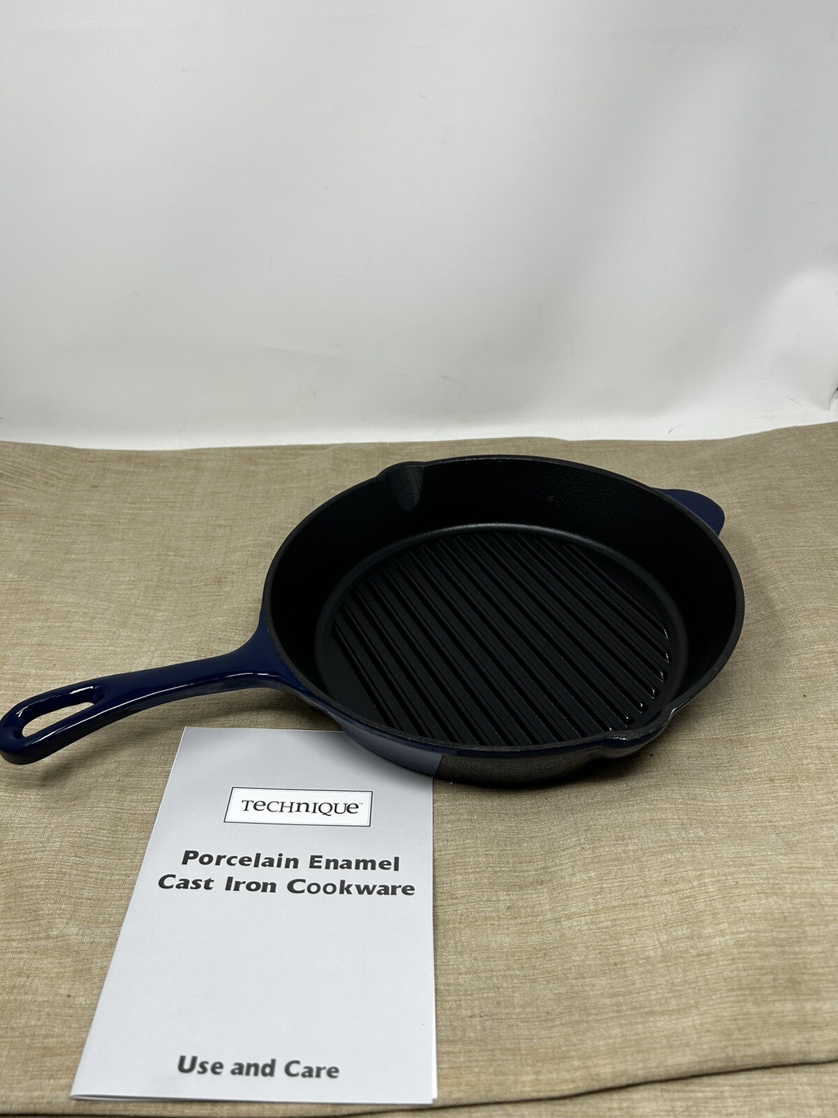 Technique Enamel Cast Iron 10″ Round Grill Pan-Blue