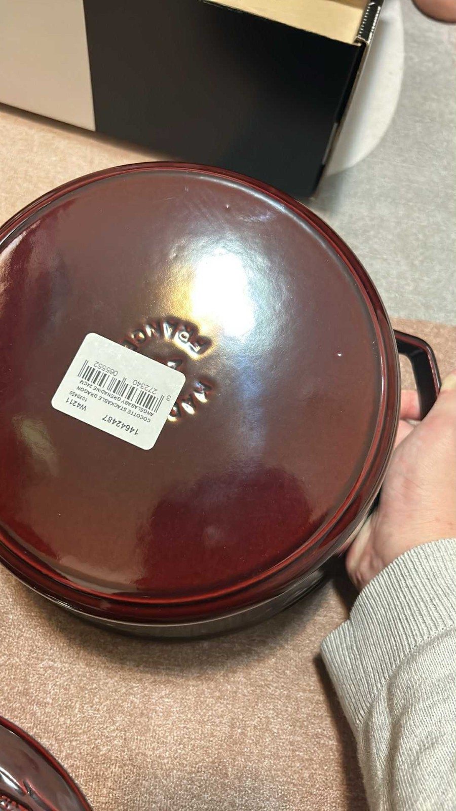 Staub Dragon Cocotte 24cm (with Bring your love to the table)