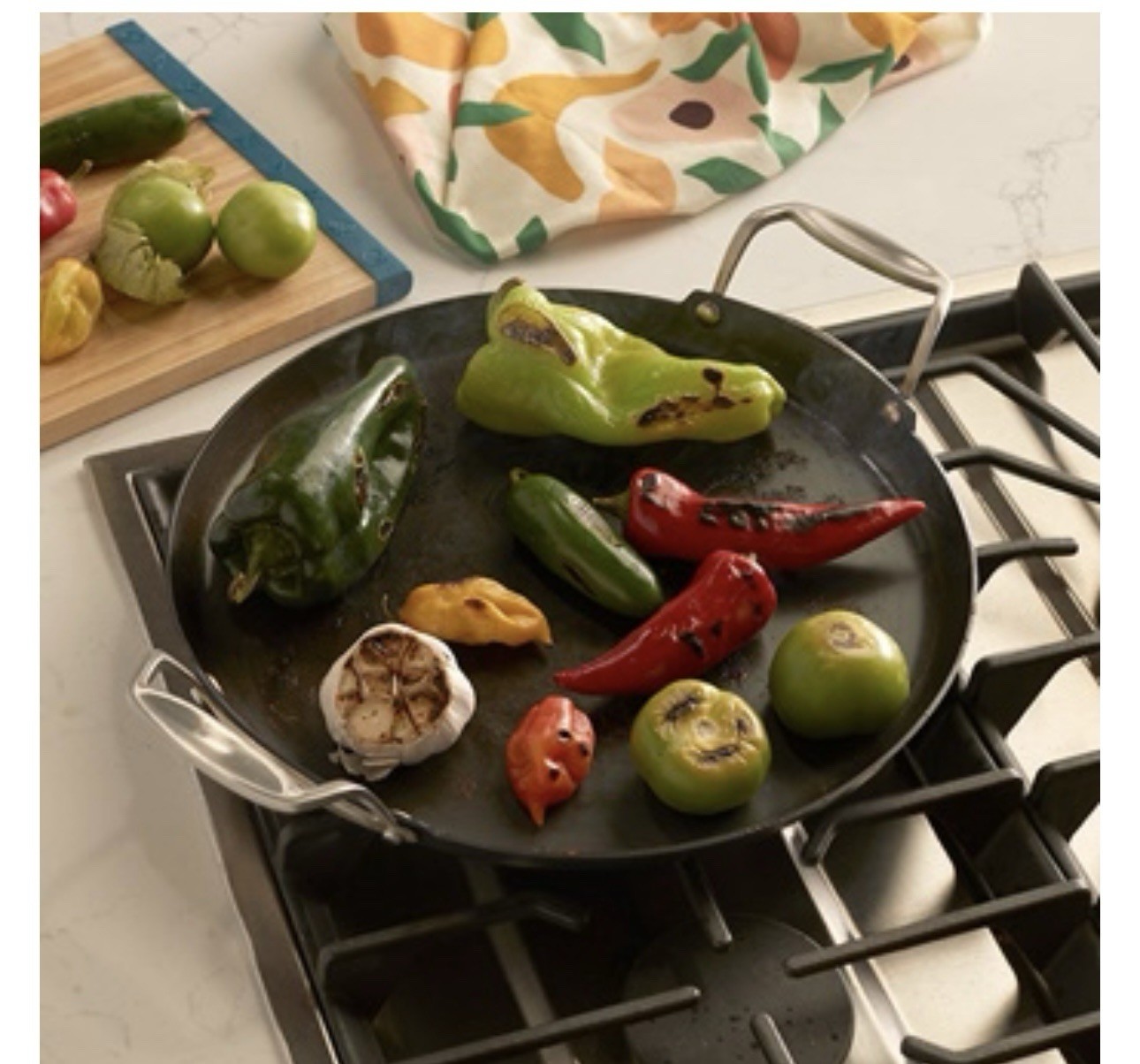 Round Black Metal Non-Stick Paella Pan with Double Handles, Gas Compatible