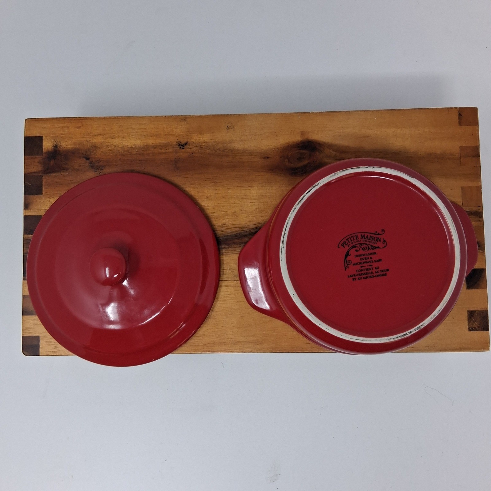Petite Maison Red Ceramic Round Casserole Dish with Lid Oven Microwave Safe