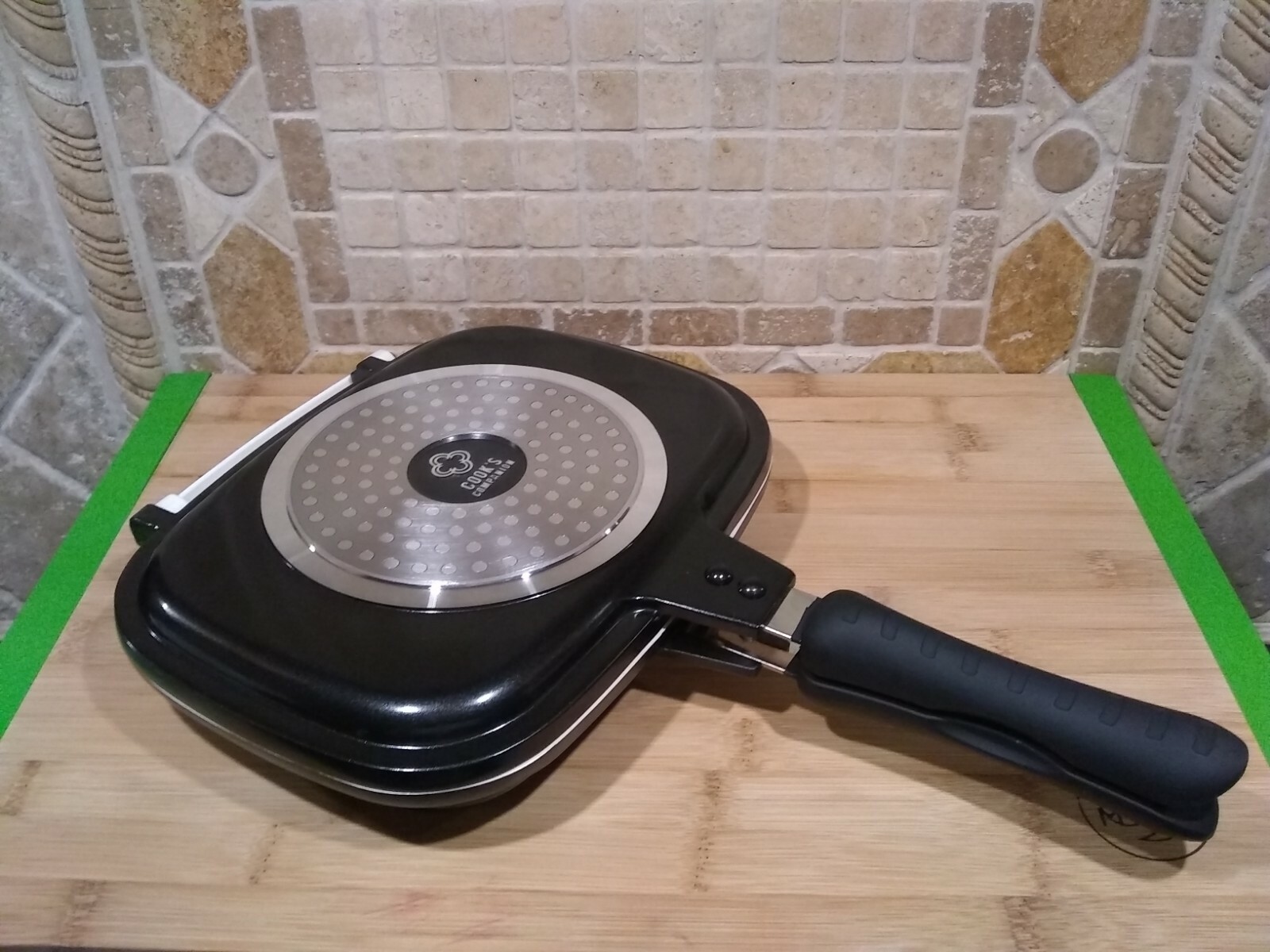 New Ceramic Non Stick Cooks Companion Flip Pan Low Pressure Cooking Induction