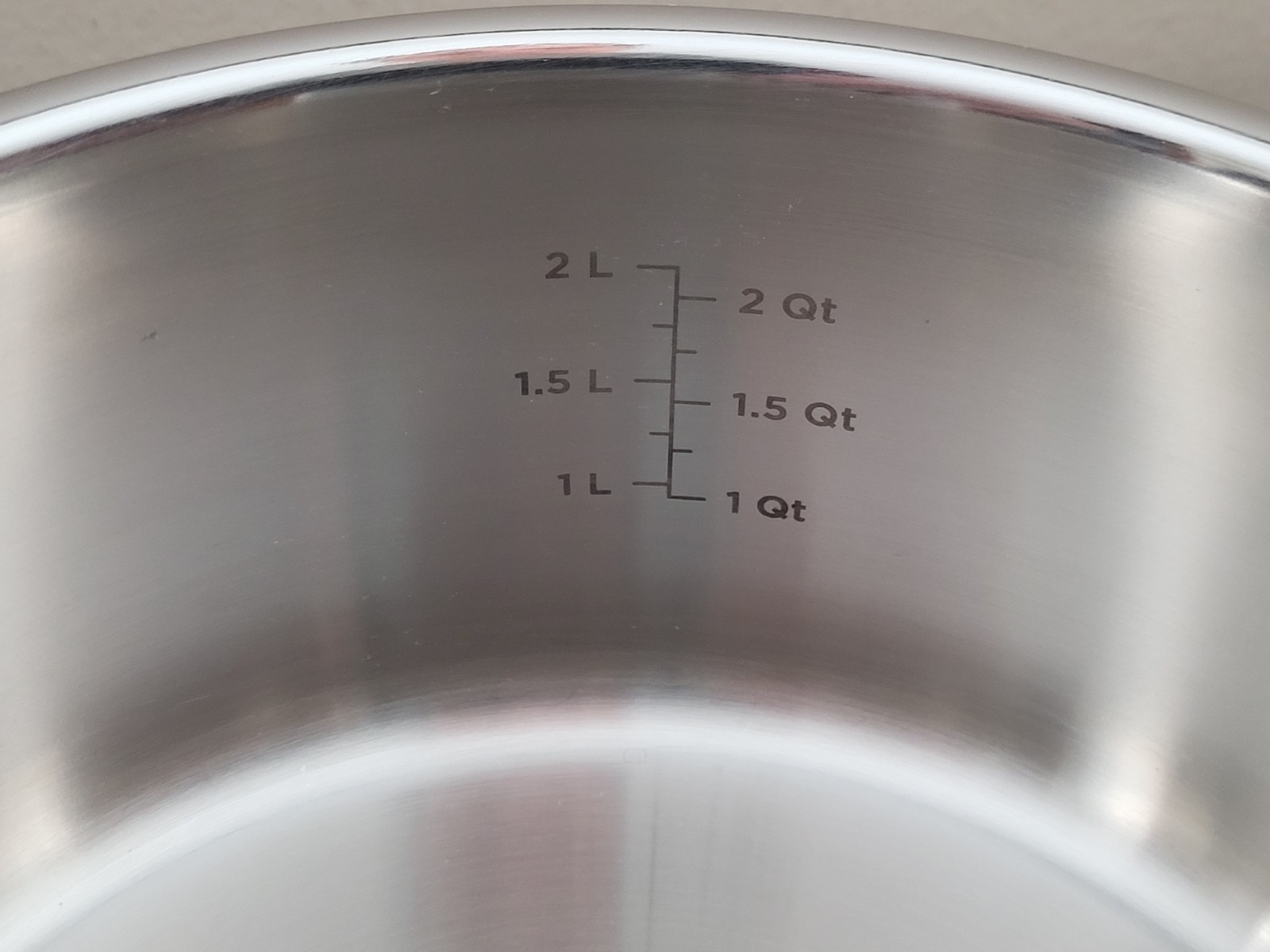Viking 3-Ply Bonded Stainless Steel Sauce Pan Pot 3QT/2.8L With Vented Lid