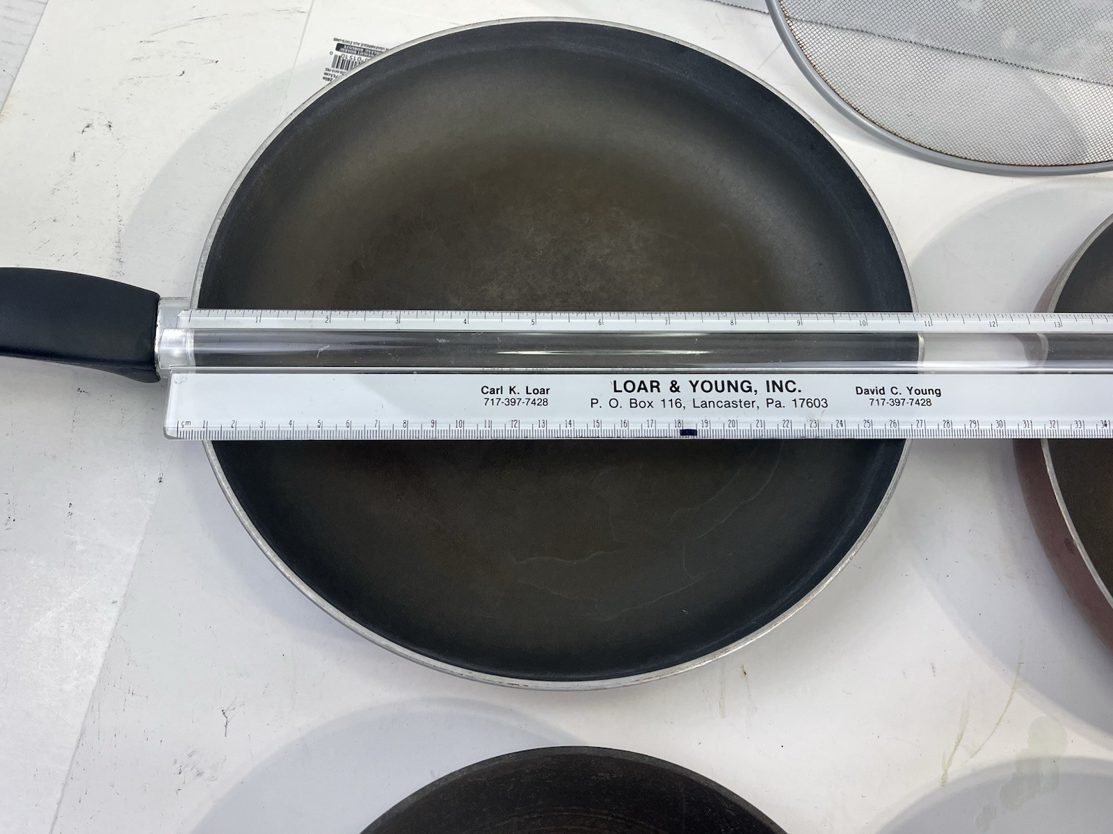 Four Piece Frying Pans Plus Screen Lid See Pics For Sizes Y B