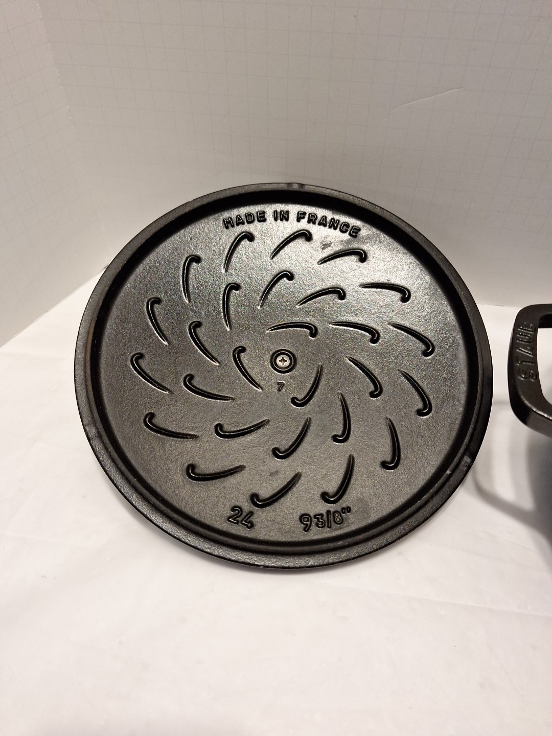 STAUB 24cm/3.75-Qt Essential French Oven Matte Black France Read Desc See Pics