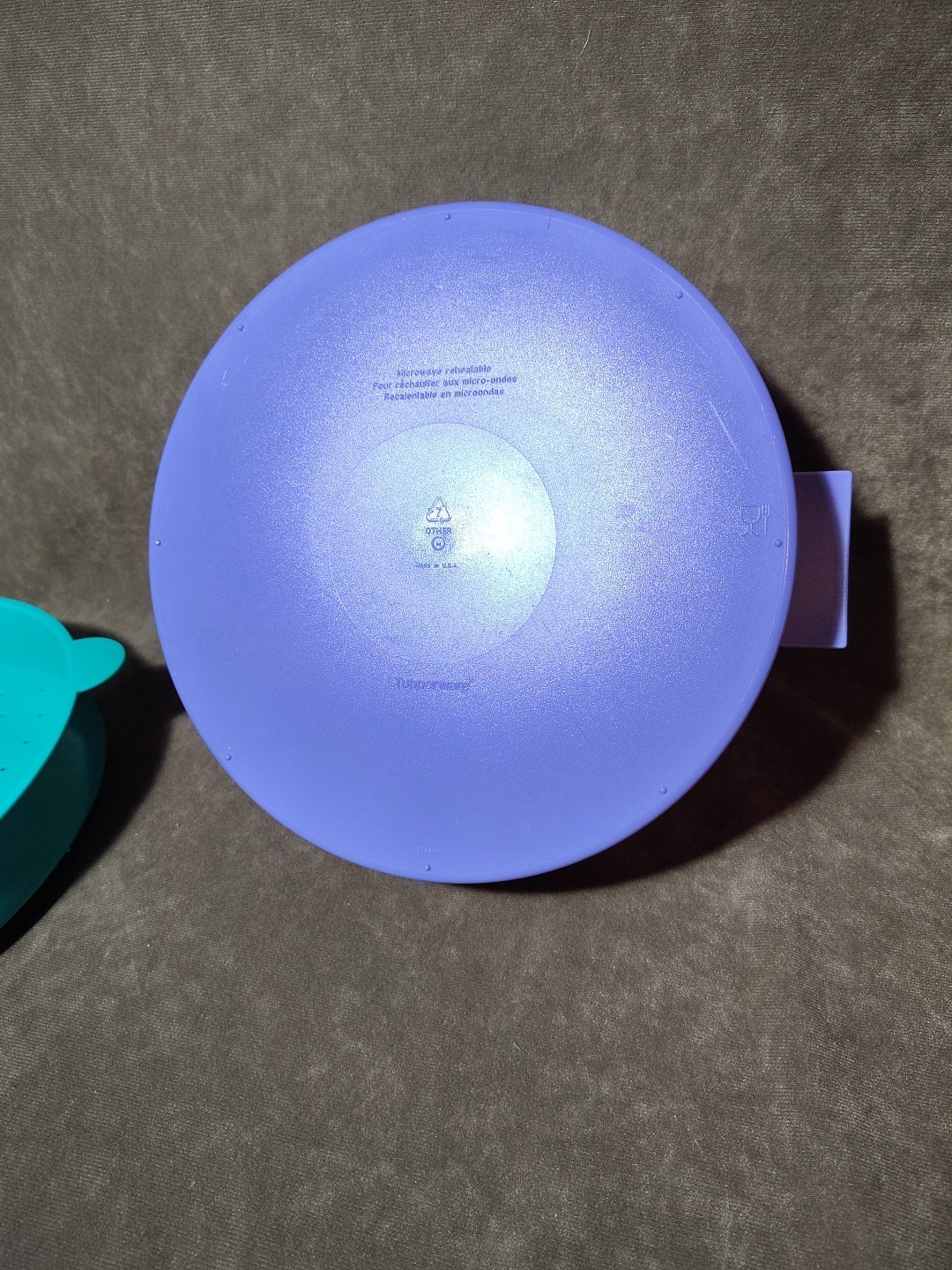 Tupperware #3066 Microsteamer Blue Dish #3067 Green Colander #3065 White Cover