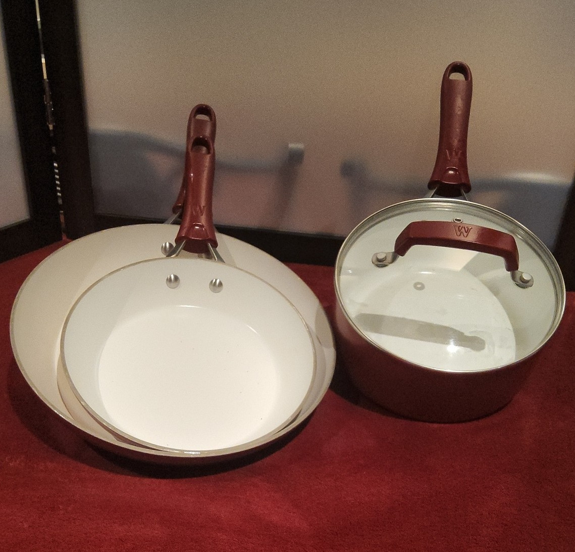 WearEver 4pc Aluminum Nonstick Pan Set Red/White 8″ & 10.5″ Fry, 2qt Pan