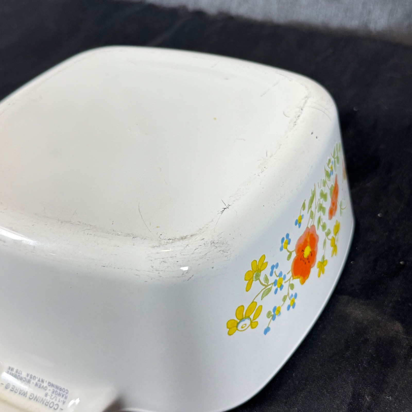 Corning Ware Wildflower A-1 1/2-B Casserole Dish w Glass Lid 1.5 Quart Vintage