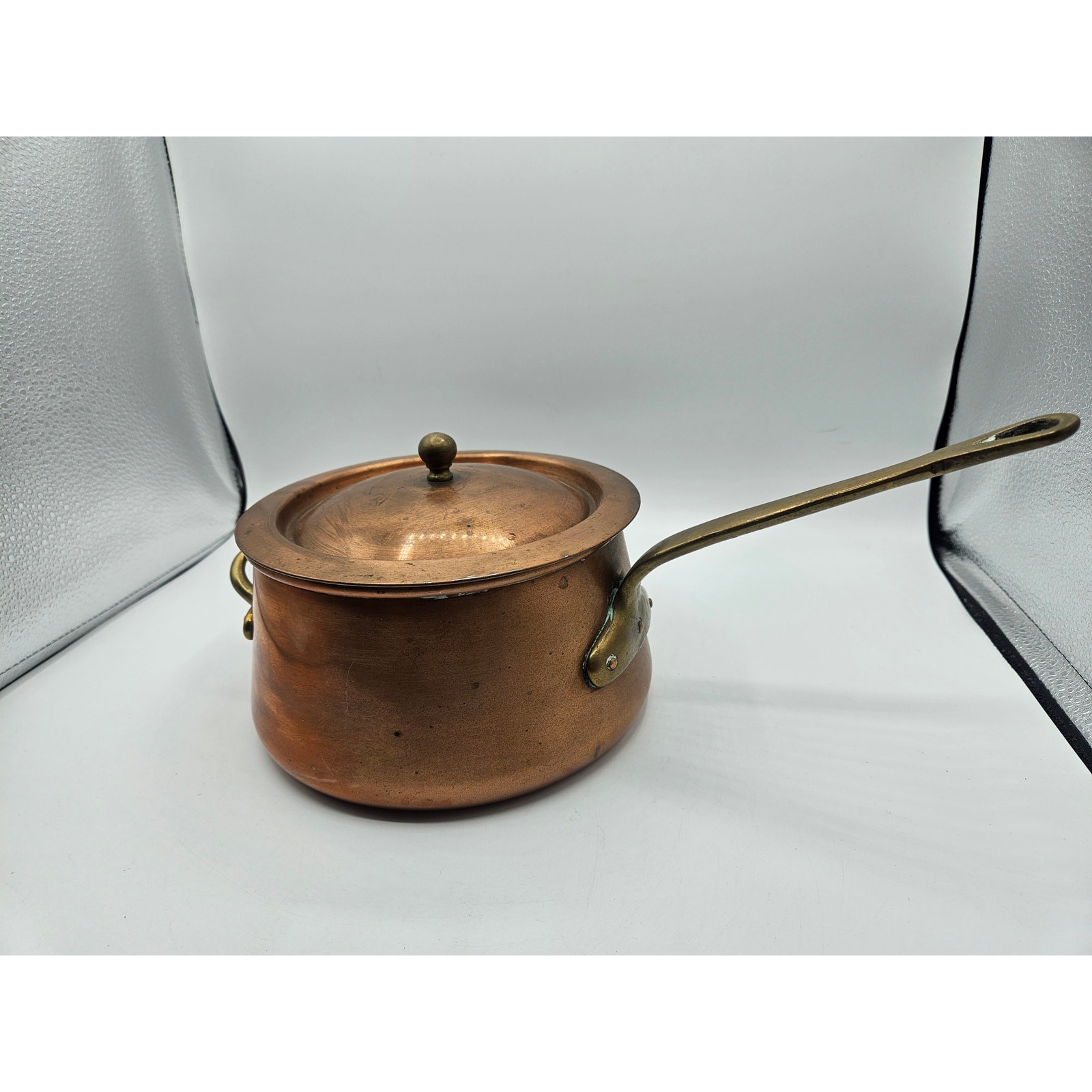 Vintage Hand Hammered Bombe Copper Saucepan Tin Lined Brass Handles 6.5″ Lid