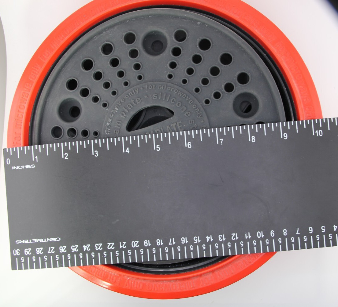 RANGEMATE Red & White Cooker for Microwave Only Silicone Steam Plates