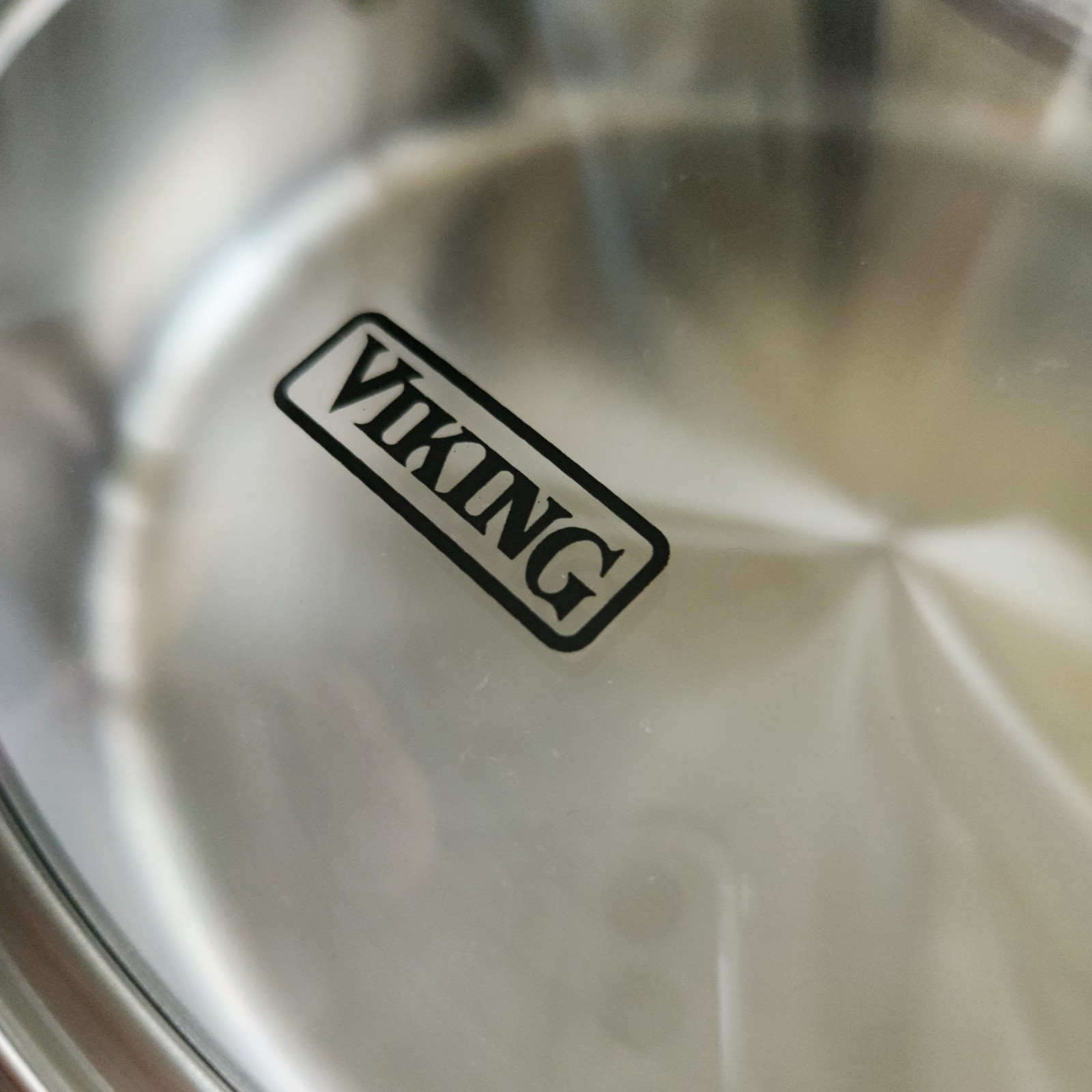 Viking 3-Ply 18/8 Stainless Steel Saute Pan Glass Lid- 5.25 Qt/4.9 L- NWT!