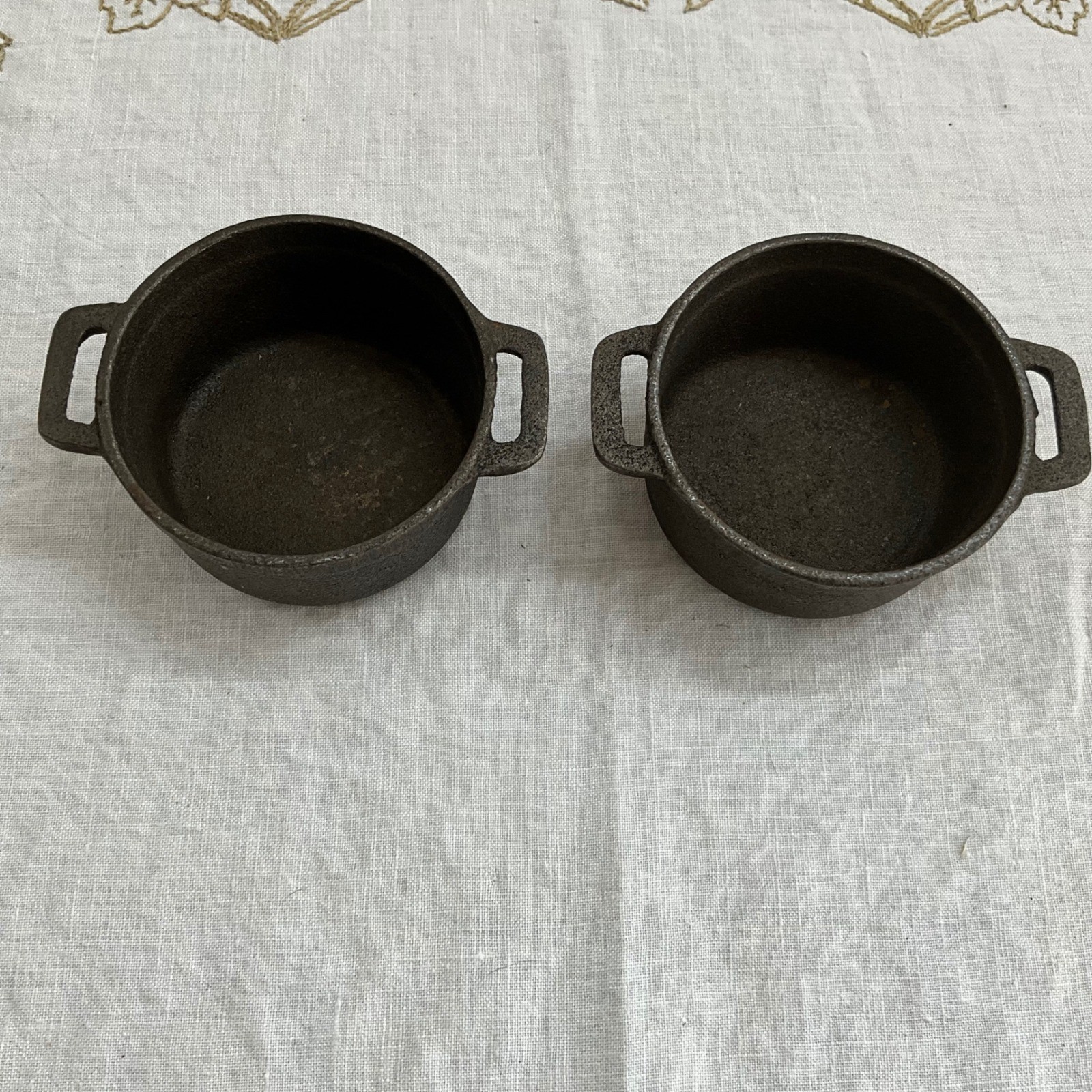 American Metalcraft CIPR42 Cast Iron Mini Round Server Ramekin Set of 2 4.25in