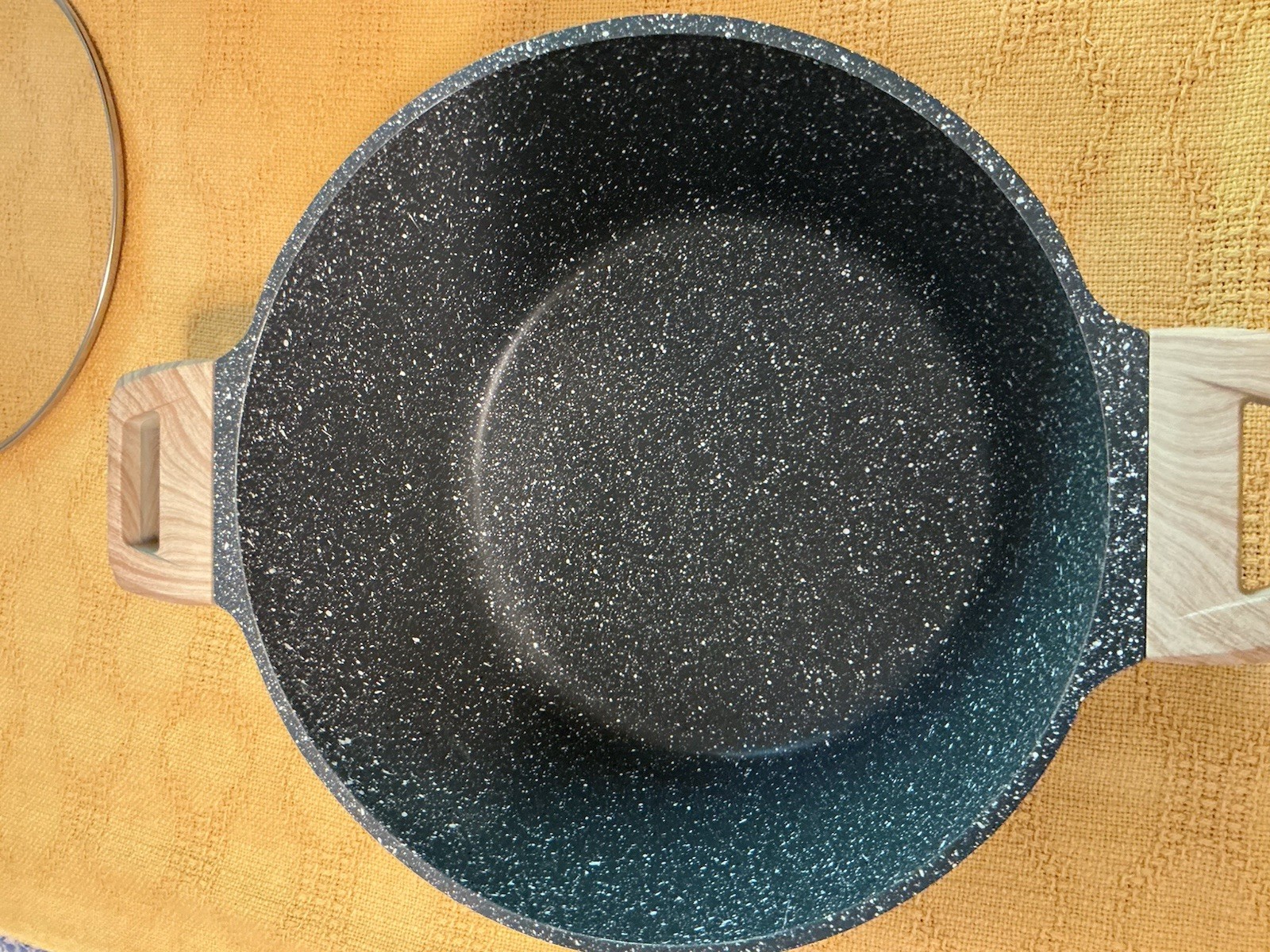 CAROTE Nonstick Pot With Lid Granite Black Soup Pot Wood Handle 6 Quart EUC