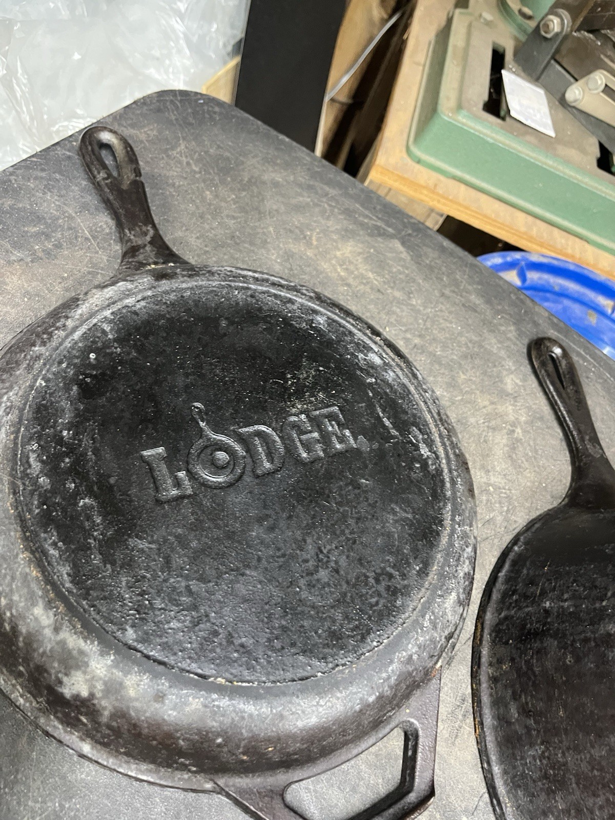 Lodge LCC3 Skillet/Griddle, With Lid, Seasoned Cast Iron, 9-3/4-In.