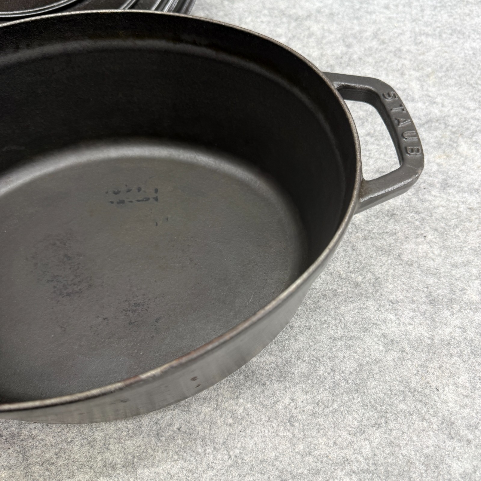 Staub Matte Black Enameled Cast Iron 7 Qt Oval Dutch Oven La Cocotte #33 France