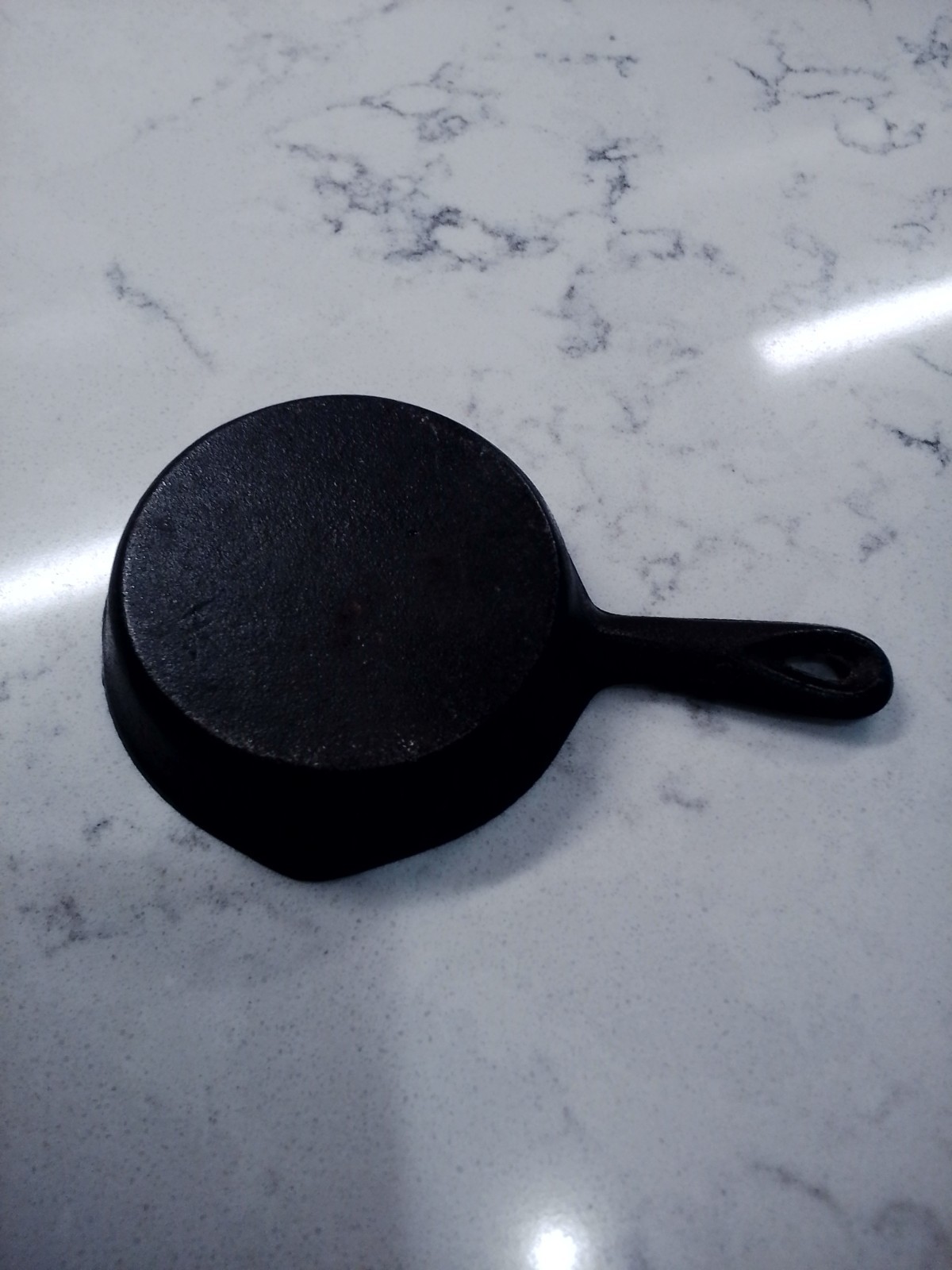 Rare Cast Iron 3.5 Mini Skillet #5 Dual Pouring Spouts Tear Drop Handle