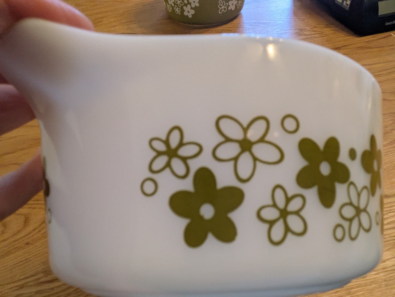 Pyrex Spring Blossom casserole dishes Lids Crazy Daisy 473 472 461 Set Of 3
