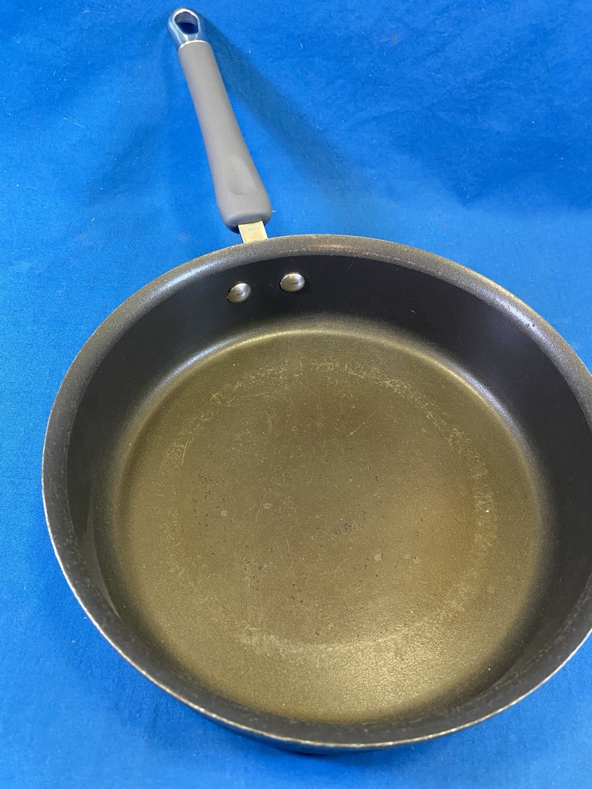 Pampered Chef 10” 3 Quart Titanium Reinforced Hard Anodized Nonstick Sauté Pan