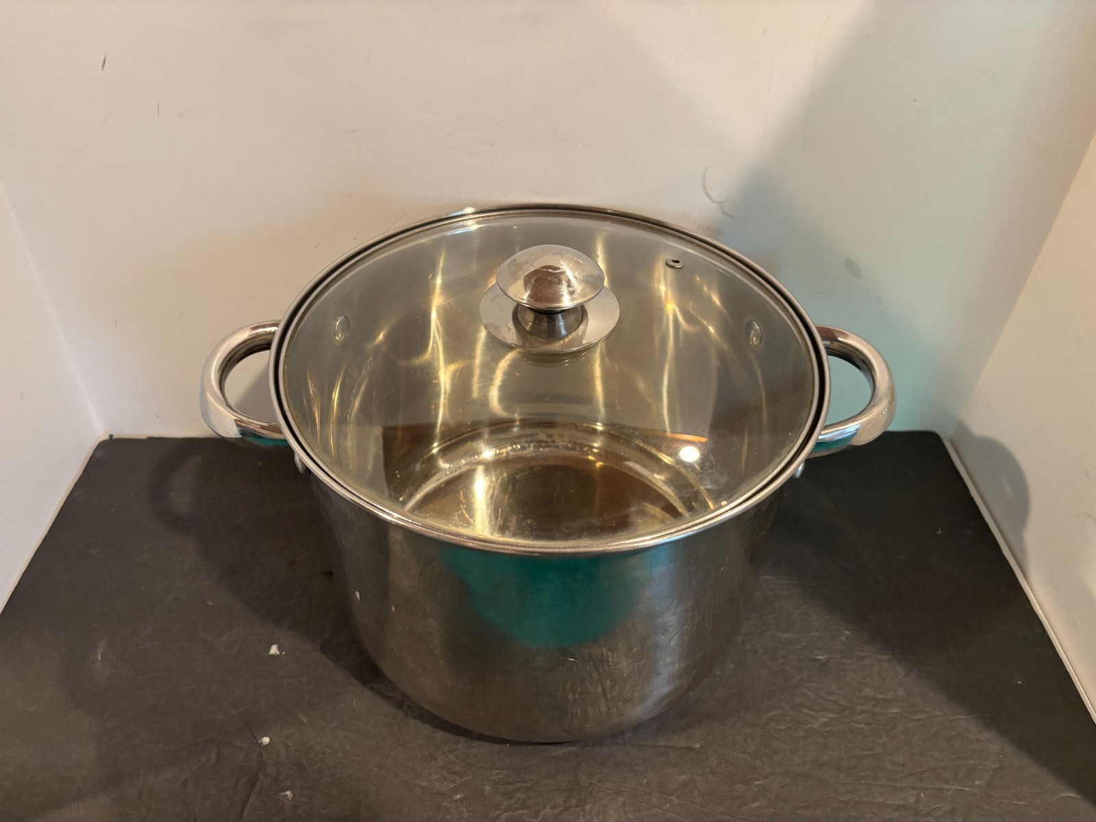 8 Qt Ecolution Stainless Steel Stock Pot with Encapsulated Bottom With Lid