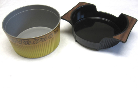 Nordic Ware Pan And Carrier La Souffle Cast Aluminum Harvest Gold Casserole Dish