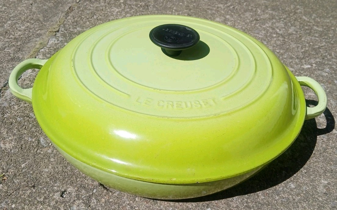 Le Creuset France #30 Enamel Cast Iron Round Dutch Oven With Lid (T)