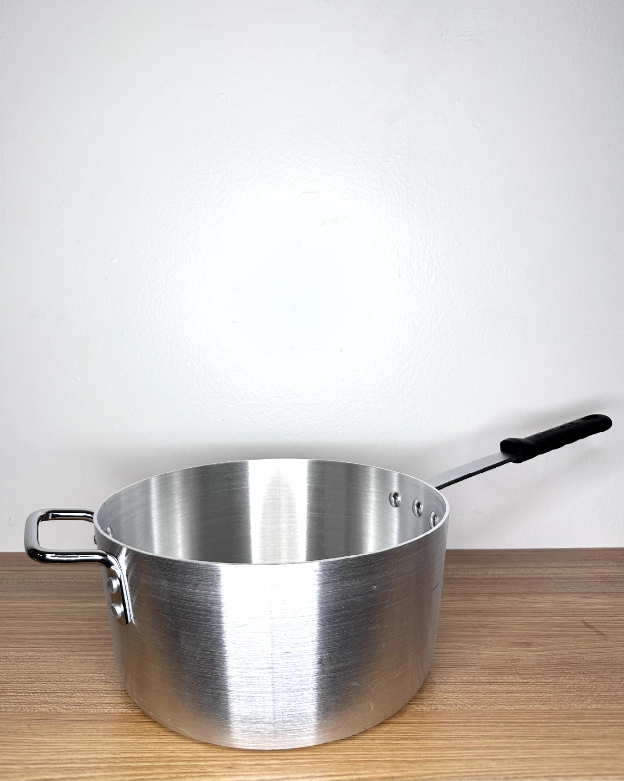 FOR CHARITY: Carlisle 10 quart aluminum sauce pan with dura-kool sleeve [C]