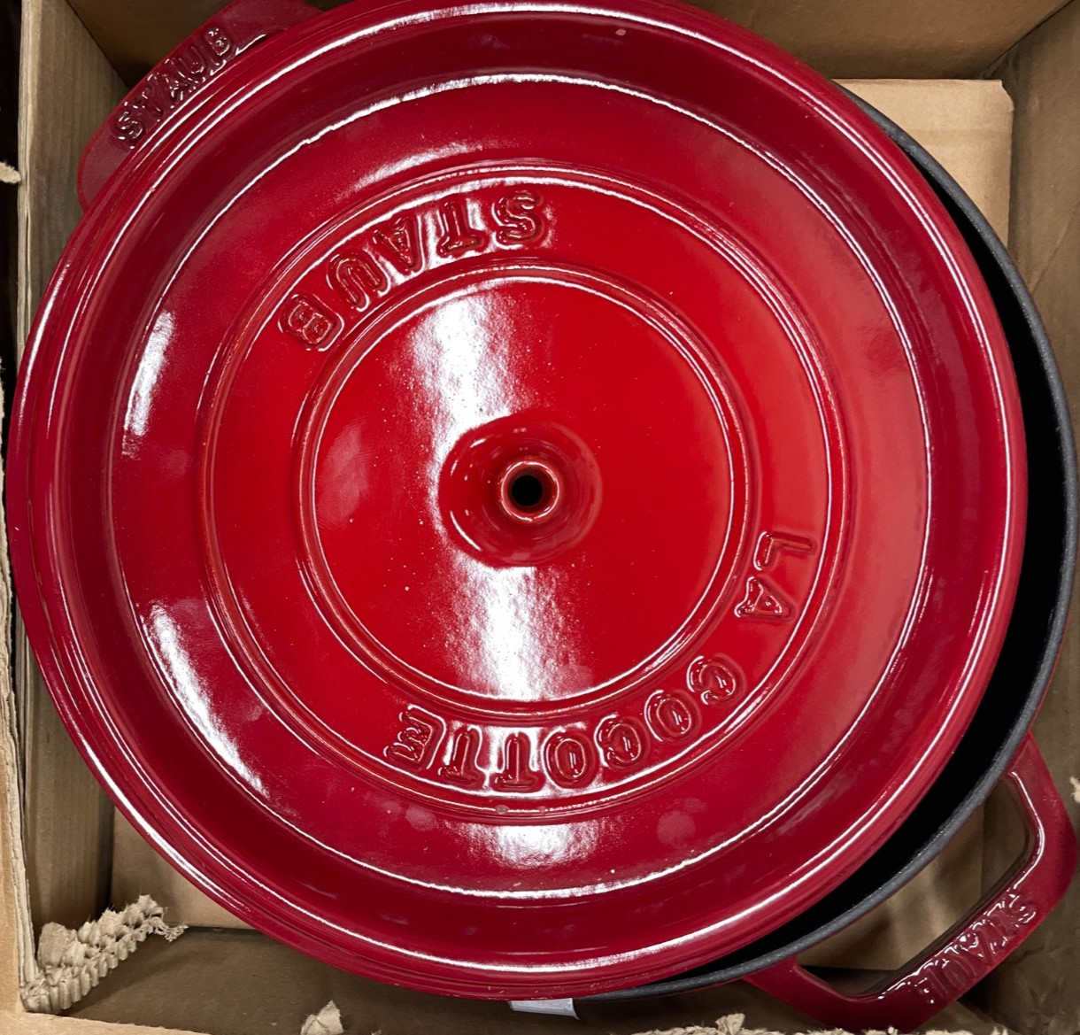 Staub Round Dutch Oven, 4 qt. Cherry – NEW