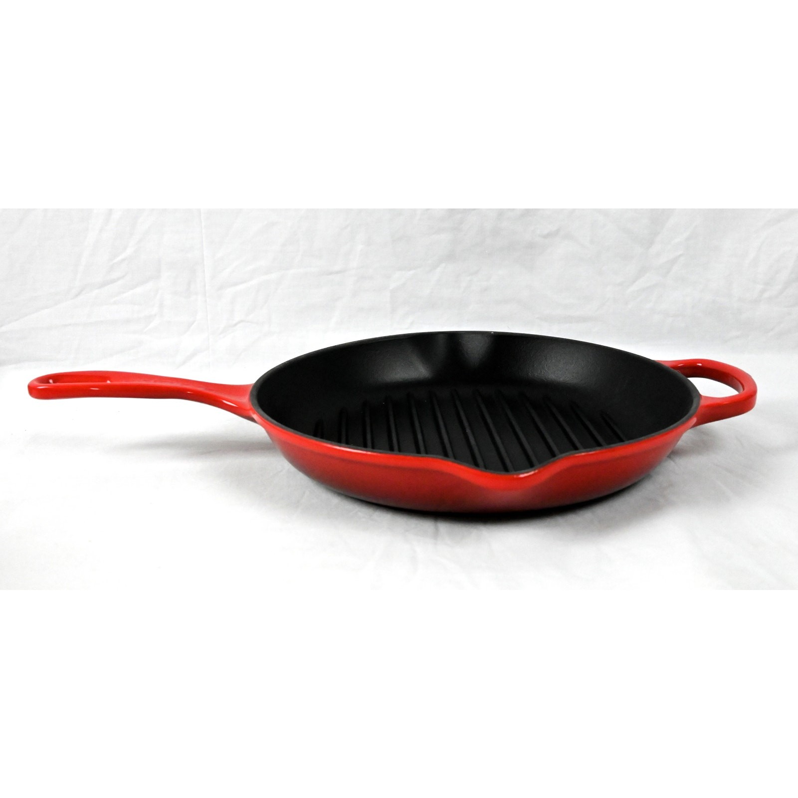 Le Creuset Round Skillet Griddle Pan 10″/26cm Cerise/Cherry Red 1 1/2qt NIB