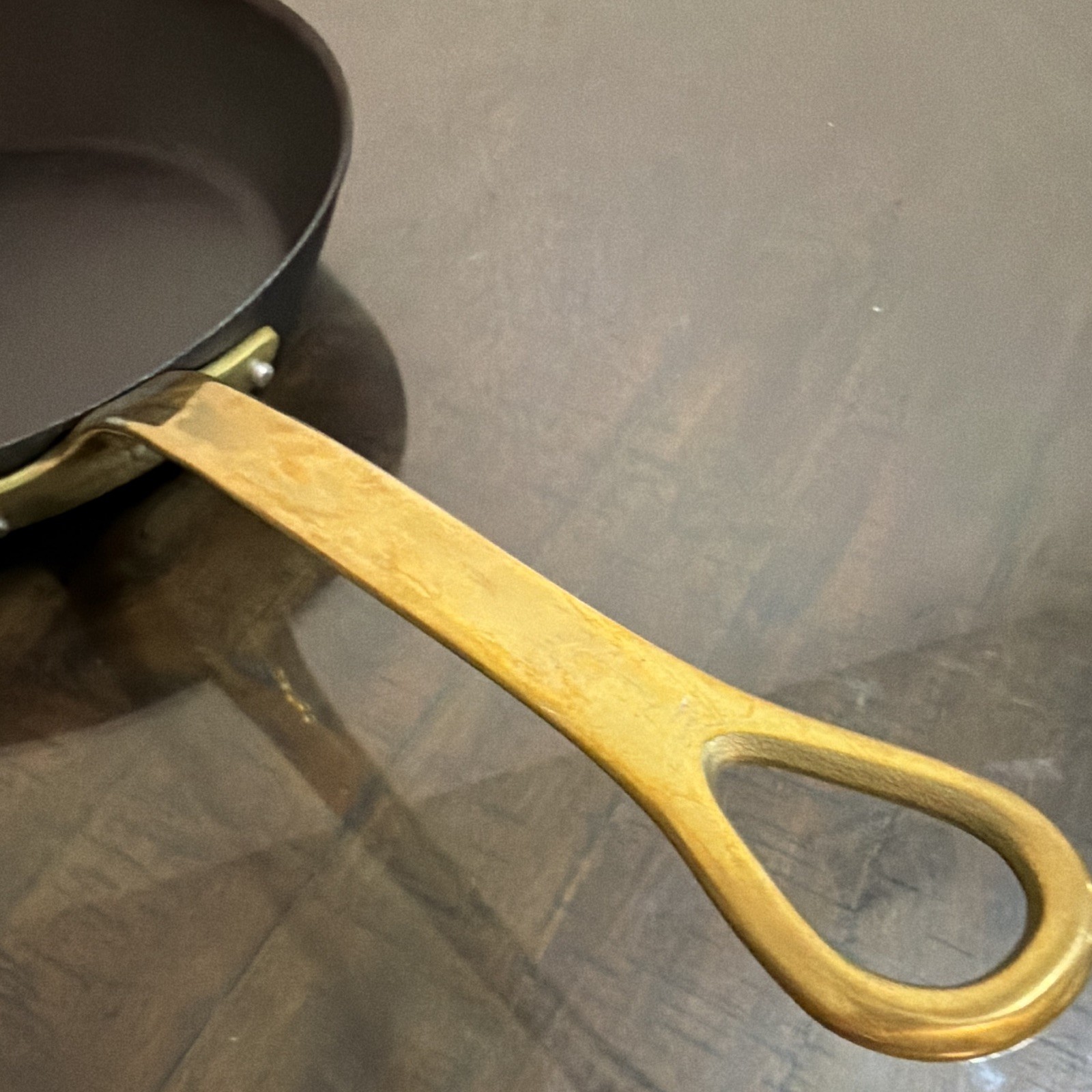 Made In | Tom Colicchio Carbon Steel Non-Stick Frying Pan 9″ | Brass Handle