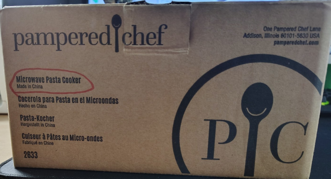 NIB Pampered Chef Microwave Pasta Cooker Red Silicone Lid White Ceramic Bowl B7