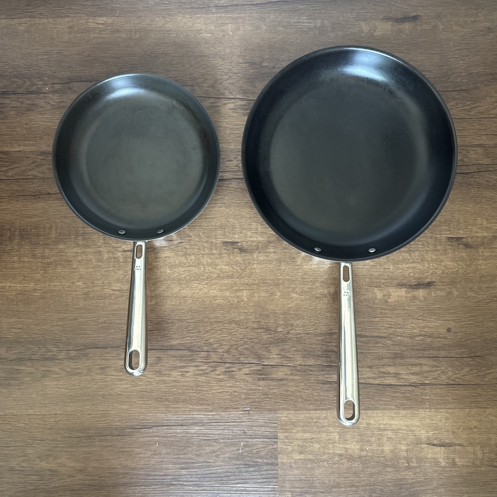 Misen 2-Piece Set Carbon Nonstick Frying Pans Nitrided Tri-Ply 8-inch & 10-inch