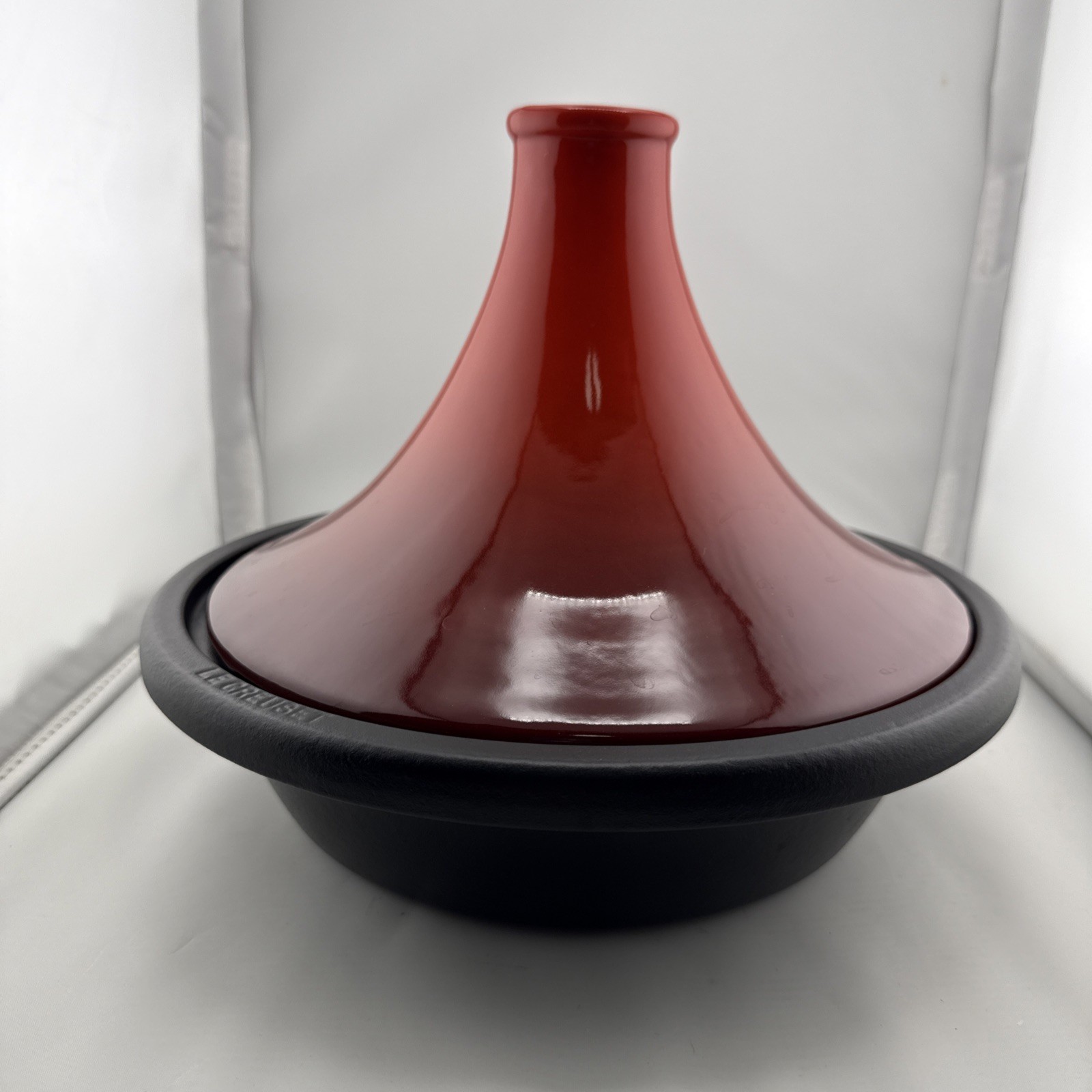 Le Creuset Moroccan Tagine 27 Enamel Cast Iron Stoneware 2.5 Qt Cherry Red New