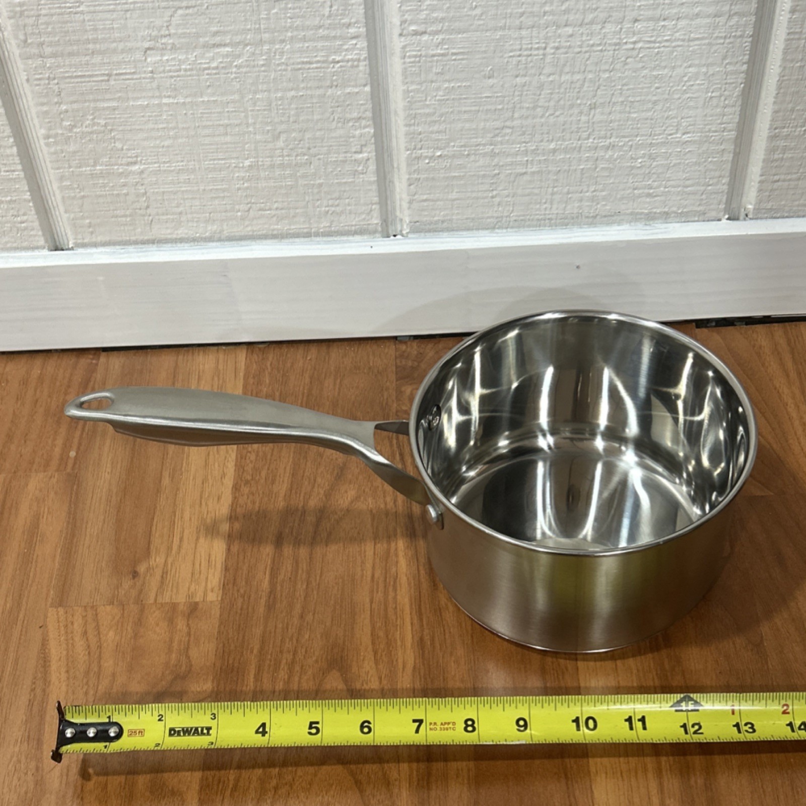 Sedona Kitchen Stainless Steel Silver Round Saucepan Long Handle RQ1 One-Piece