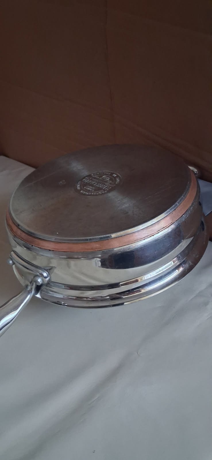 Kirkland Signature Pro Quality Stainless Steel Saute Pan Copper Core 3.5Qt W/Lid