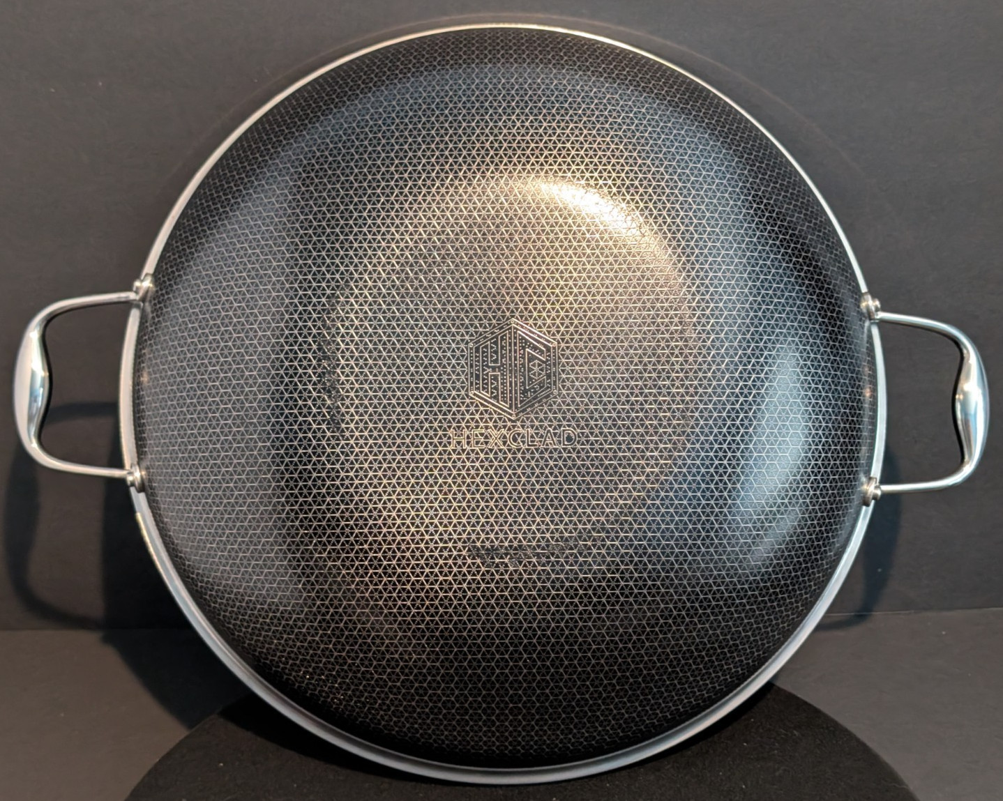 HexClad Hybrid Nonstick 14″ Wok With Tempered Glass Lid