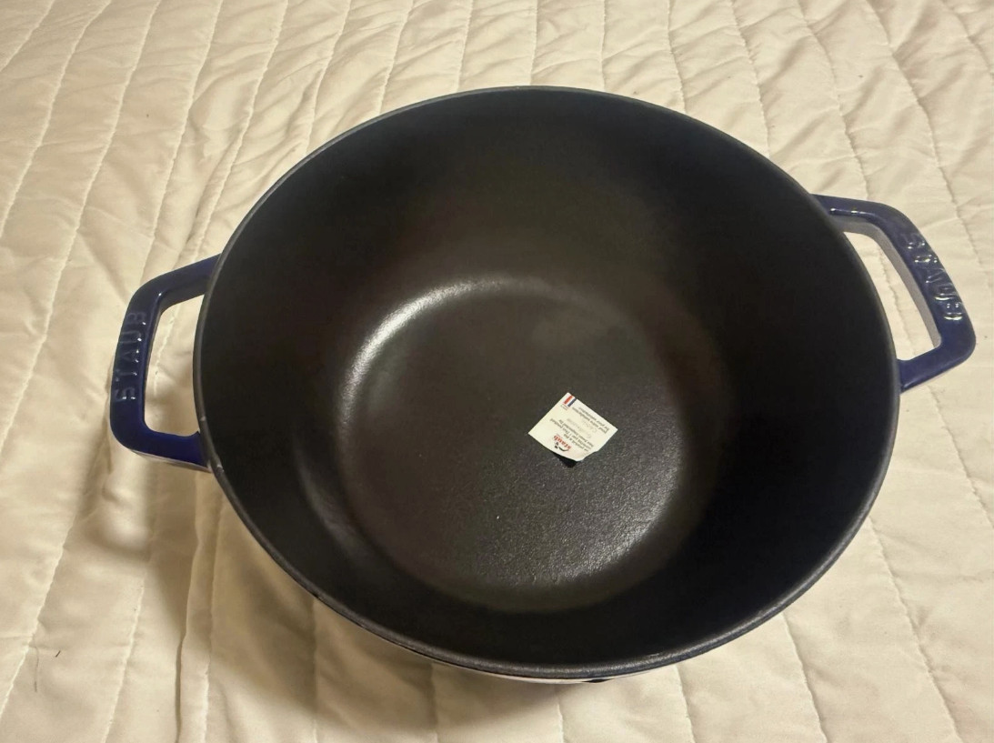 Staub 3.75qt Essential French Oven with Lilly Lid, LA Marmite. Dark Blue
